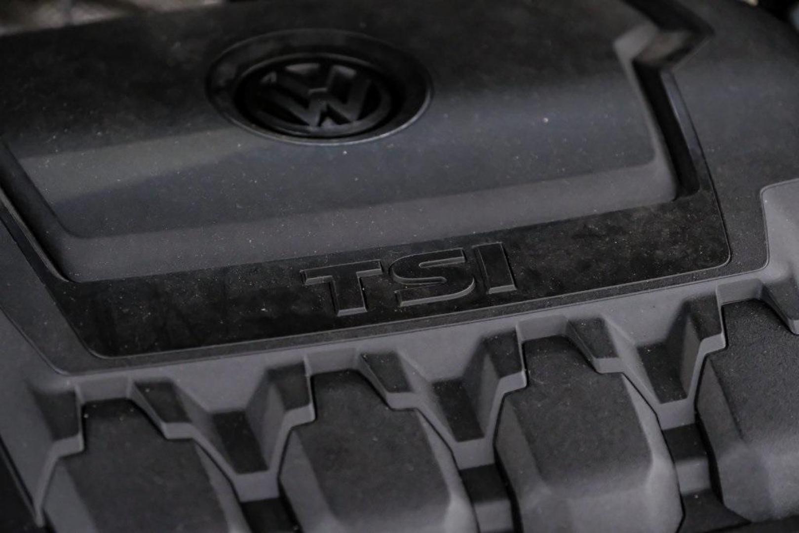 2019 Platinum Gray Metallic /Titan Black Volkswagen Tiguan 2.0T SE (3VV3B7AX8KM) with an 2.0L TSI DOHC engine, Automatic transmission, located at 15300 Midway Rd., Addison, TX, 75001, (972) 702-0011, 32.958321, -96.838074 - Photo#59