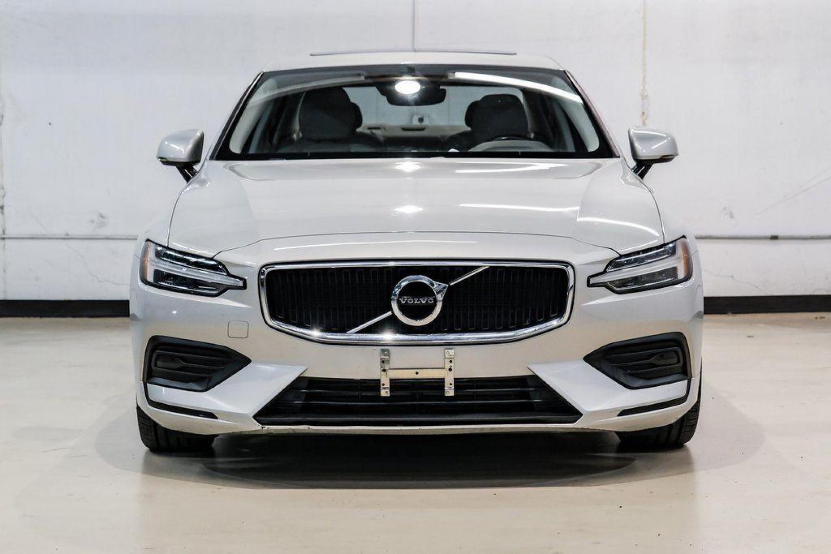 2019 Birch /Blond Volvo S60 T5 Momentum (7JR102FK9KG) with an I4 engine, Automatic transmission, located at 15300 Midway Rd., Addison, TX, 75001, (972) 702-0011, 32.958321, -96.838074 - 2019 Volvo S60 T5 Momentum<br><br>Now Available at Midway Auto Group, Addison, Texas<br><br>Elegant, safe, and undeniably Scandinavian the 2019 Volvo S60 T5 Momentum delivers a premium driving experience with sleek styling, advanced safety technology, and a smooth, turbocharged engine. As Volvos wel - Photo#5