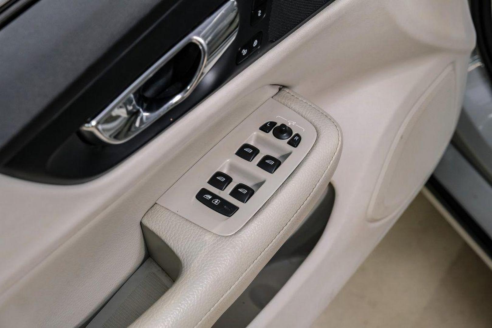 2019 Birch /Blond Volvo S60 T5 Momentum (7JR102FK9KG) with an I4 engine, Automatic transmission, located at 15300 Midway Rd., Addison, TX, 75001, (972) 702-0011, 32.958321, -96.838074 - 2019 Volvo S60 T5 Momentum<br><br>Now Available at Midway Auto Group, Addison, Texas<br><br>Elegant, safe, and undeniably Scandinavian the 2019 Volvo S60 T5 Momentum delivers a premium driving experience with sleek styling, advanced safety technology, and a smooth, turbocharged engine. As Volvos wel - Photo#44