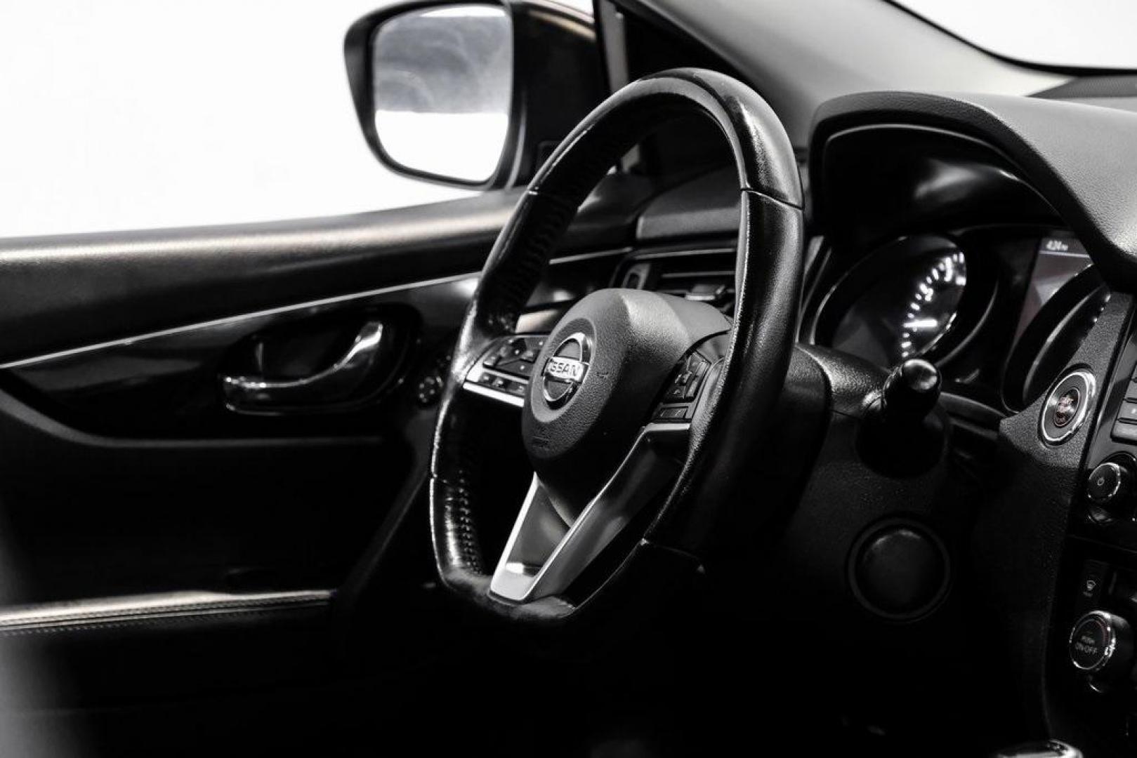 2019 Magnetic Black Pearl /Charcoal Nissan Rogue Sport SL (JN1BJ1CP4KW) with an 2.0L DOHC engine, CVT transmission, located at 15300 Midway Rd., Addison, TX, 75001, (972) 702-0011, 32.958321, -96.838074 - Photo#16