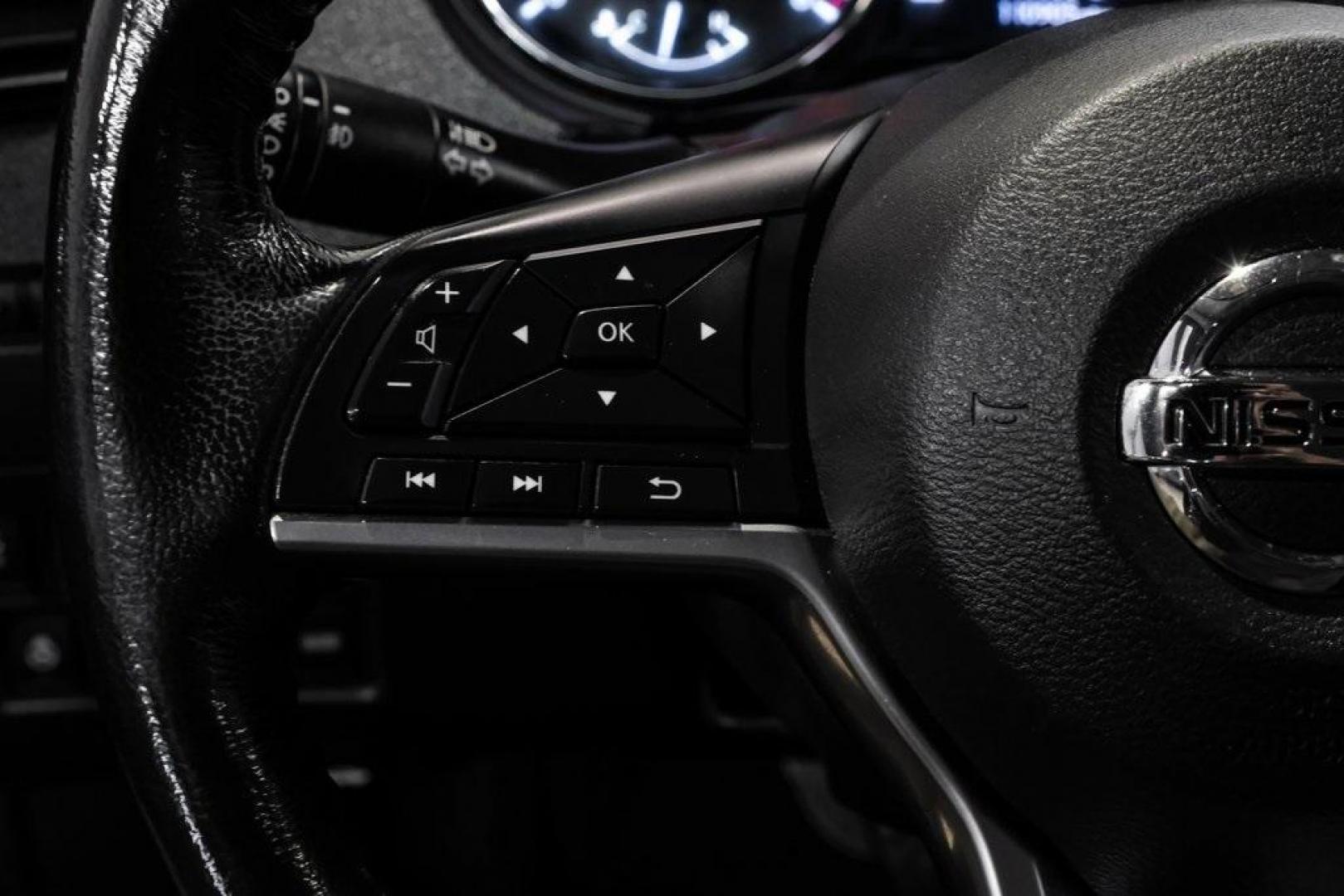 2019 Magnetic Black Pearl /Charcoal Nissan Rogue Sport SL (JN1BJ1CP4KW) with an 2.0L DOHC engine, CVT transmission, located at 15300 Midway Rd., Addison, TX, 75001, (972) 702-0011, 32.958321, -96.838074 - Photo#19