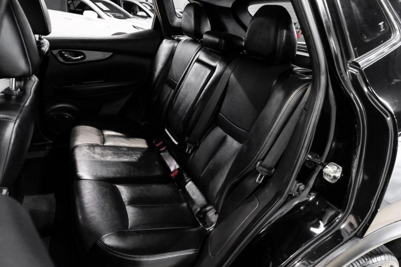 2019 Magnetic Black Pearl /Charcoal Nissan Rogue Sport SL (JN1BJ1CP4KW) with an 2.0L DOHC engine, CVT transmission, located at 15300 Midway Rd., Addison, TX, 75001, (972) 702-0011, 32.958321, -96.838074 - Photo#44