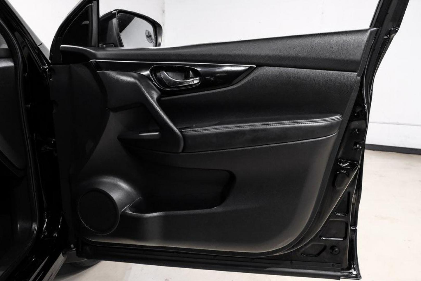 2019 Magnetic Black Pearl /Charcoal Nissan Rogue Sport SL (JN1BJ1CP4KW) with an 2.0L DOHC engine, CVT transmission, located at 15300 Midway Rd., Addison, TX, 75001, (972) 702-0011, 32.958321, -96.838074 - Photo#49