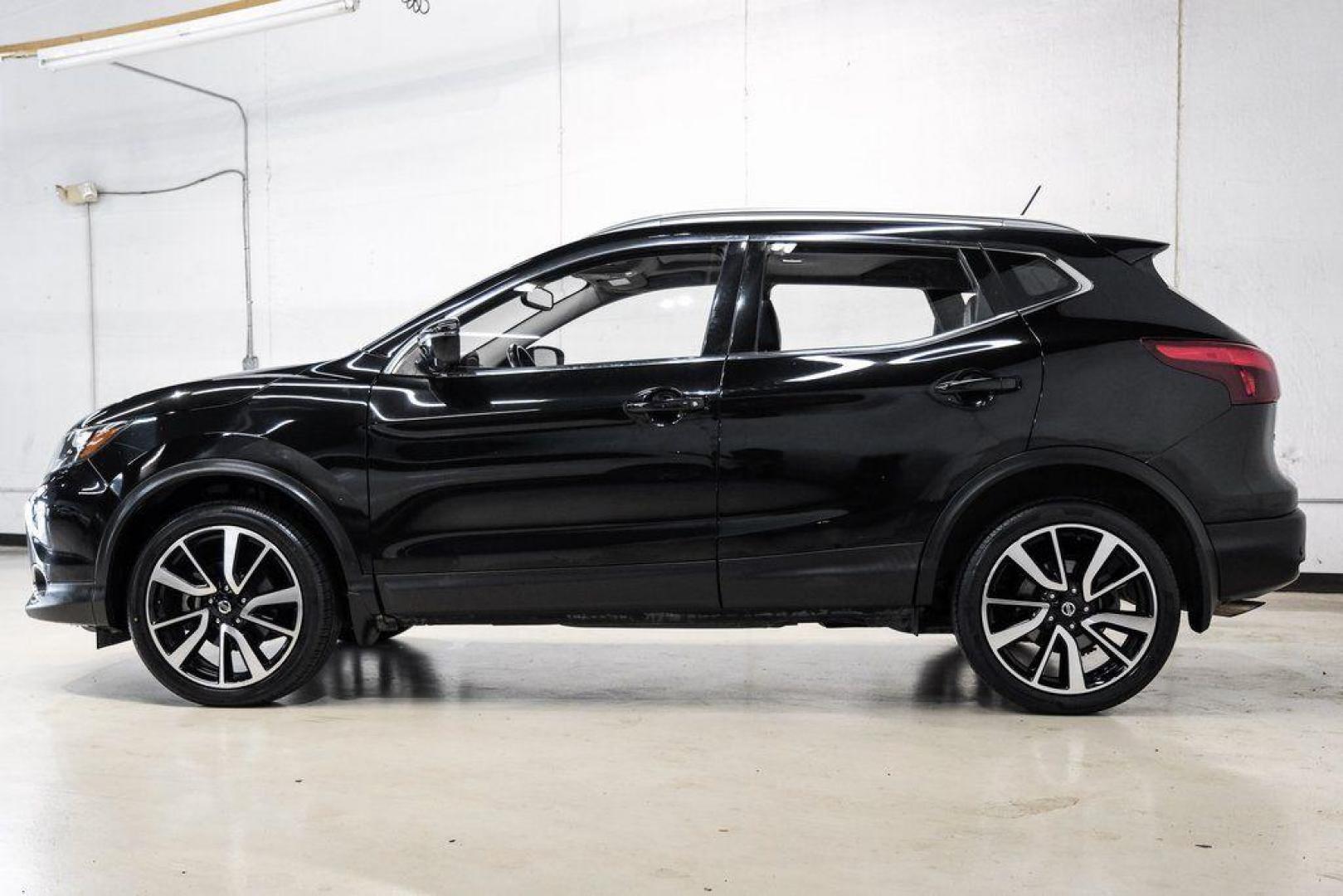 2019 Magnetic Black Pearl /Charcoal Nissan Rogue Sport SL (JN1BJ1CP4KW) with an 2.0L DOHC engine, CVT transmission, located at 15300 Midway Rd., Addison, TX, 75001, (972) 702-0011, 32.958321, -96.838074 - Photo#11
