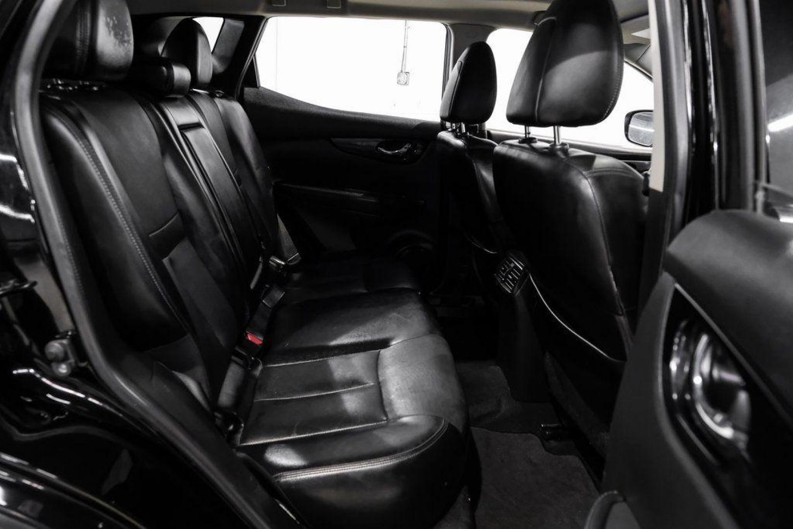 2019 Magnetic Black Pearl /Charcoal Nissan Rogue Sport SL (JN1BJ1CP4KW) with an 2.0L DOHC engine, CVT transmission, located at 15300 Midway Rd., Addison, TX, 75001, (972) 702-0011, 32.958321, -96.838074 - Photo#40