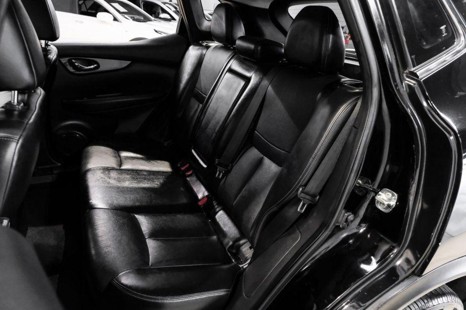 2019 Magnetic Black Pearl /Charcoal Nissan Rogue Sport SL (JN1BJ1CP4KW) with an 2.0L DOHC engine, CVT transmission, located at 15300 Midway Rd., Addison, TX, 75001, (972) 702-0011, 32.958321, -96.838074 - Photo#44