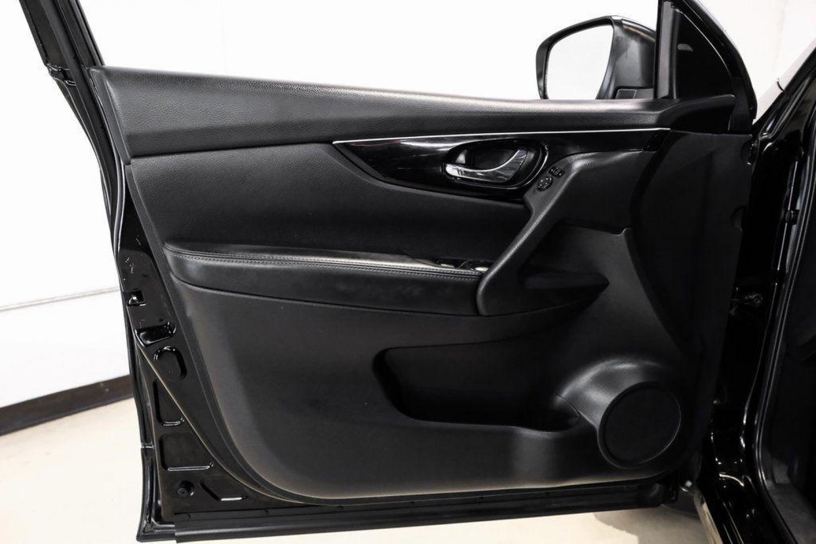 2019 Magnetic Black Pearl /Charcoal Nissan Rogue Sport SL (JN1BJ1CP4KW) with an 2.0L DOHC engine, CVT transmission, located at 15300 Midway Rd., Addison, TX, 75001, (972) 702-0011, 32.958321, -96.838074 - Photo#47