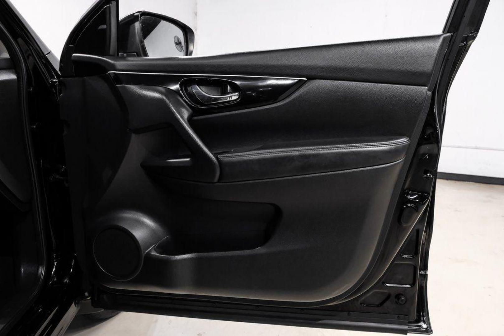 2019 Magnetic Black Pearl /Charcoal Nissan Rogue Sport SL (JN1BJ1CP4KW) with an 2.0L DOHC engine, CVT transmission, located at 15300 Midway Rd., Addison, TX, 75001, (972) 702-0011, 32.958321, -96.838074 - Photo#49