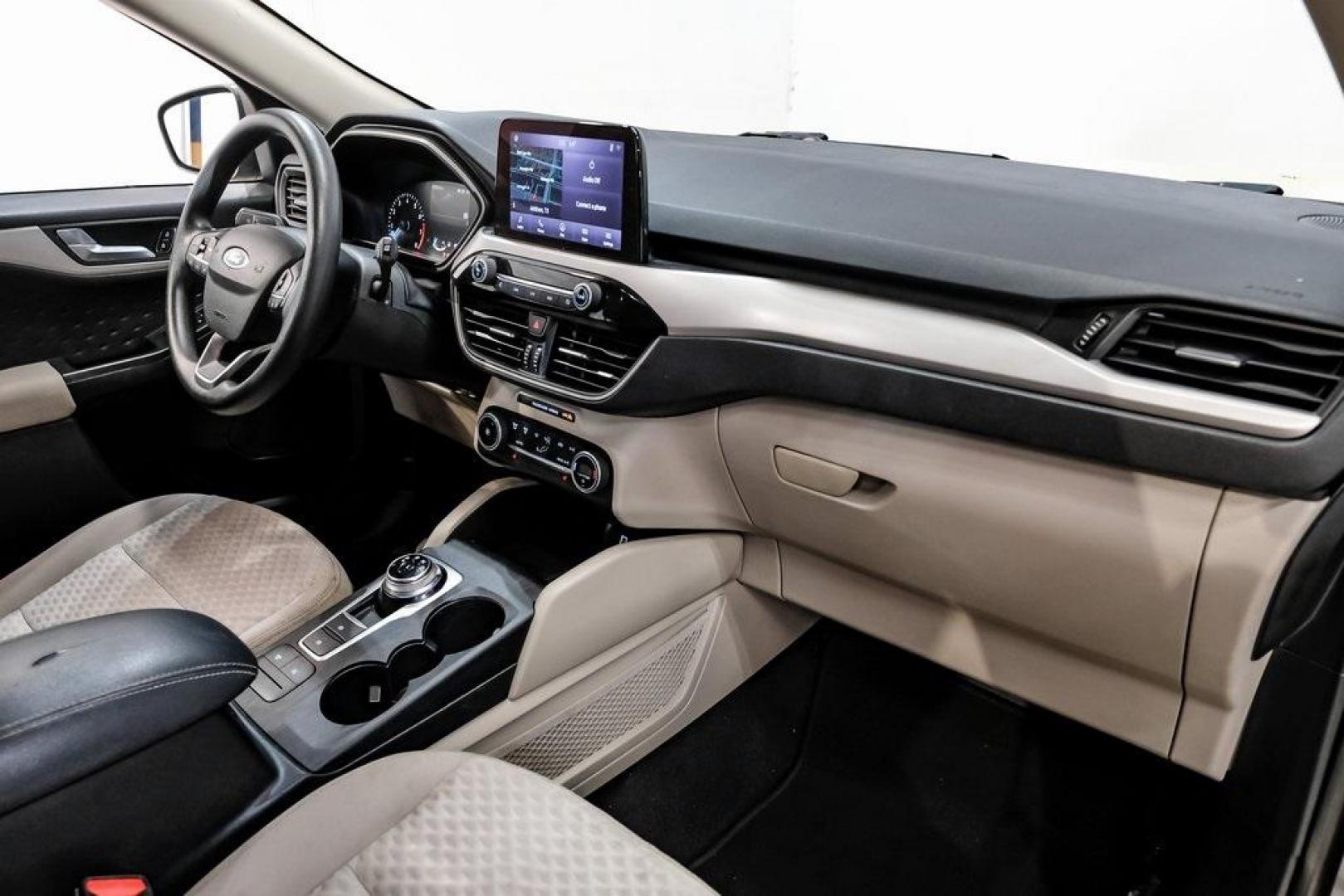 2020 Magnetic /Sandstone Ford Escape SE (1FMCU0G6XLU) with an 1.5L EcoBoost engine, Automatic transmission, located at 15300 Midway Rd., Addison, TX, 75001, (972) 702-0011, 32.958321, -96.838074 - Photo#20