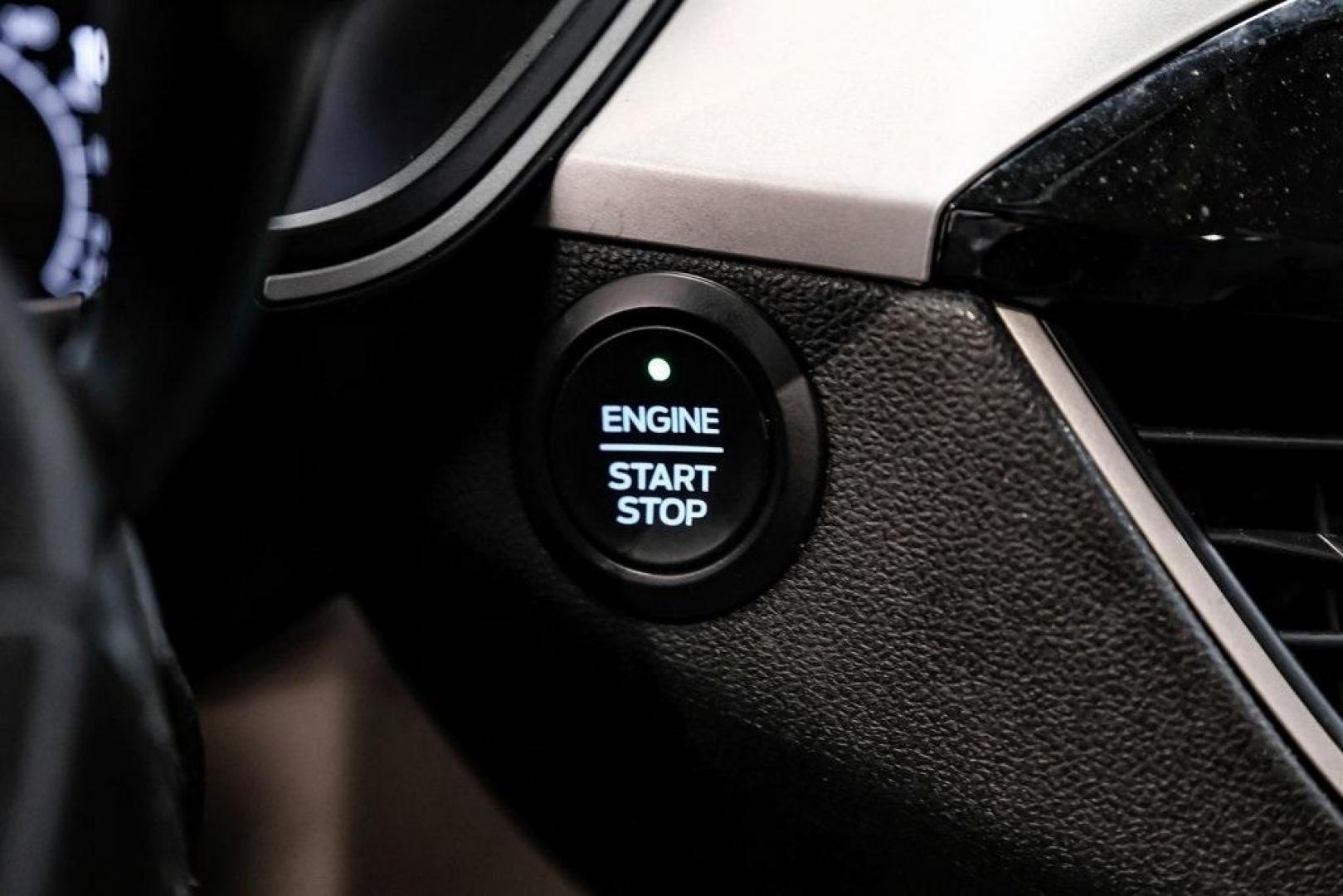 2020 Magnetic /Sandstone Ford Escape SE (1FMCU0G6XLU) with an 1.5L EcoBoost engine, Automatic transmission, located at 15300 Midway Rd., Addison, TX, 75001, (972) 702-0011, 32.958321, -96.838074 - Photo#27