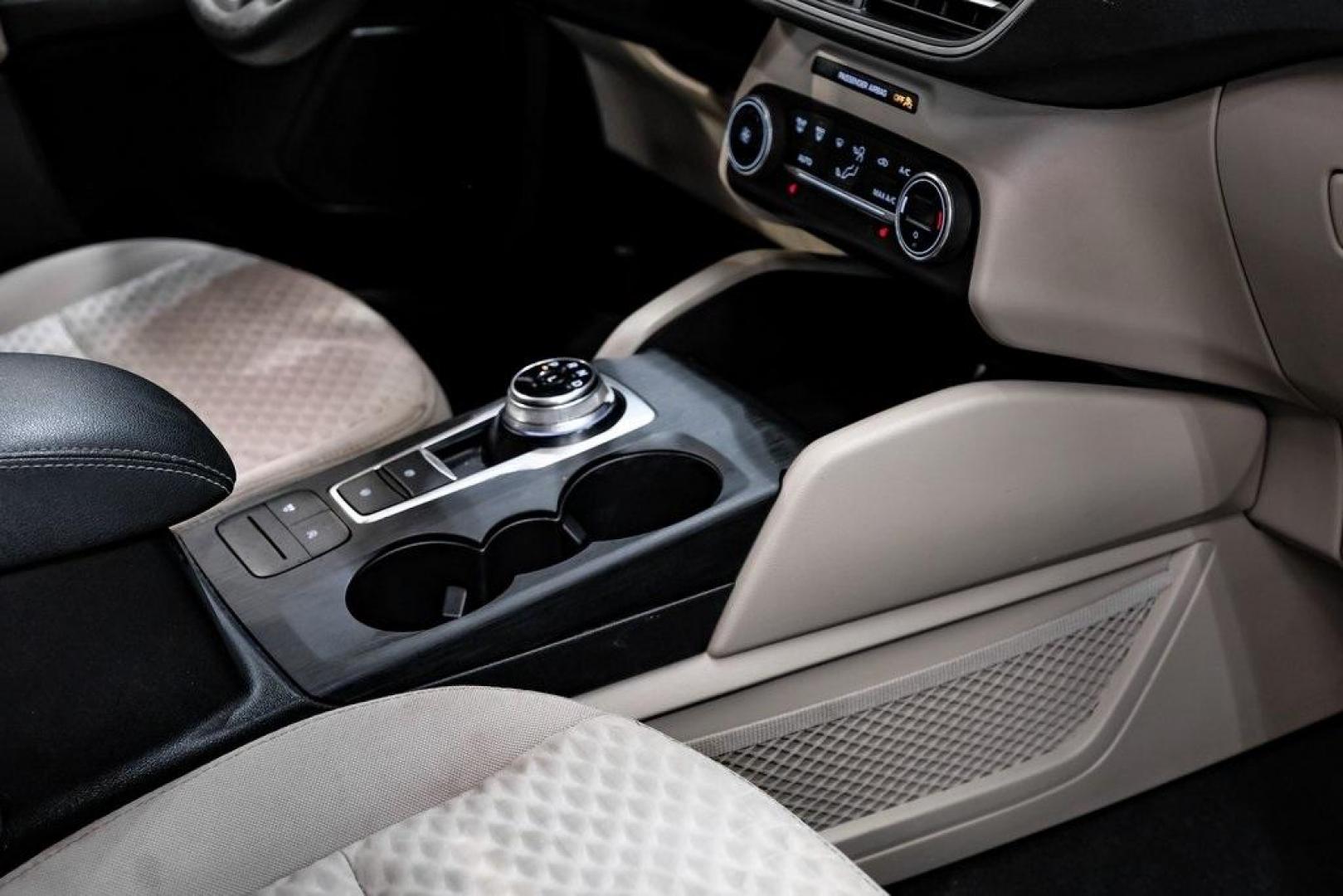 2020 Magnetic /Sandstone Ford Escape SE (1FMCU0G6XLU) with an 1.5L EcoBoost engine, Automatic transmission, located at 15300 Midway Rd., Addison, TX, 75001, (972) 702-0011, 32.958321, -96.838074 - Photo#31