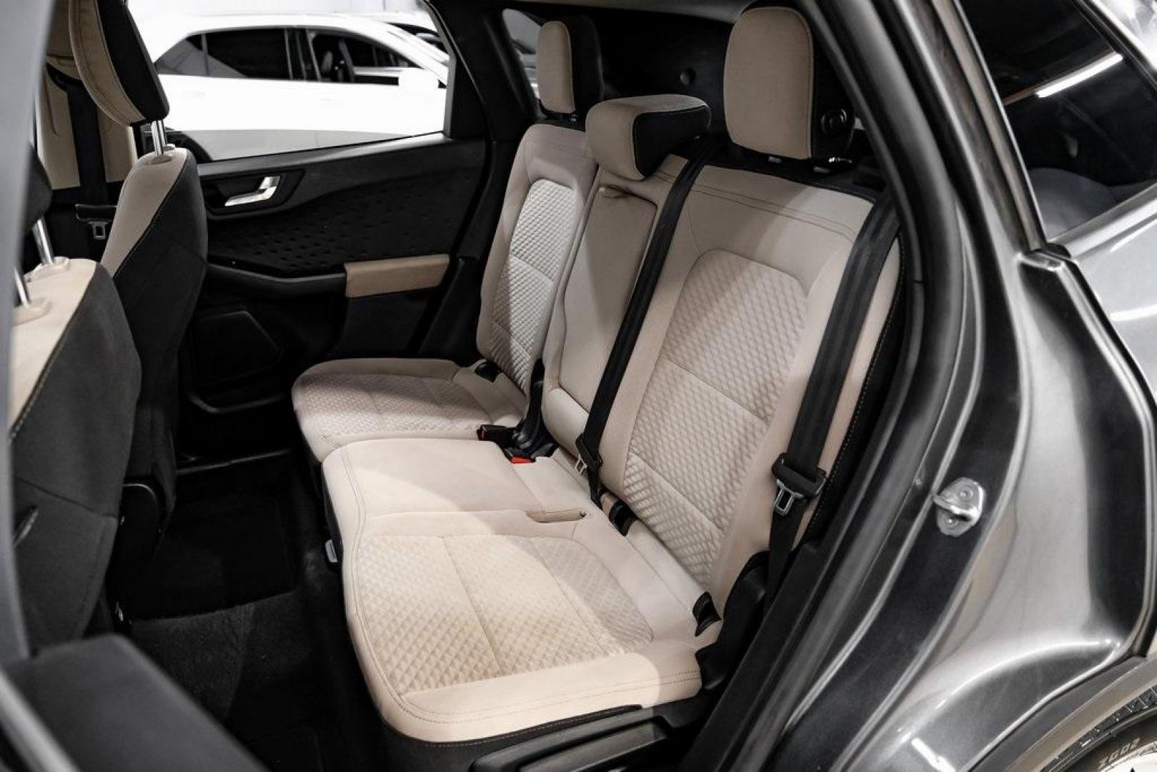 2020 Magnetic /Sandstone Ford Escape SE (1FMCU0G6XLU) with an 1.5L EcoBoost engine, Automatic transmission, located at 15300 Midway Rd., Addison, TX, 75001, (972) 702-0011, 32.958321, -96.838074 - Photo#46