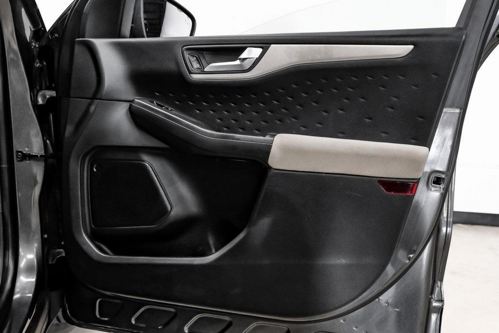 2020 Magnetic /Sandstone Ford Escape SE (1FMCU0G6XLU) with an 1.5L EcoBoost engine, Automatic transmission, located at 15300 Midway Rd., Addison, TX, 75001, (972) 702-0011, 32.958321, -96.838074 - Photo#51