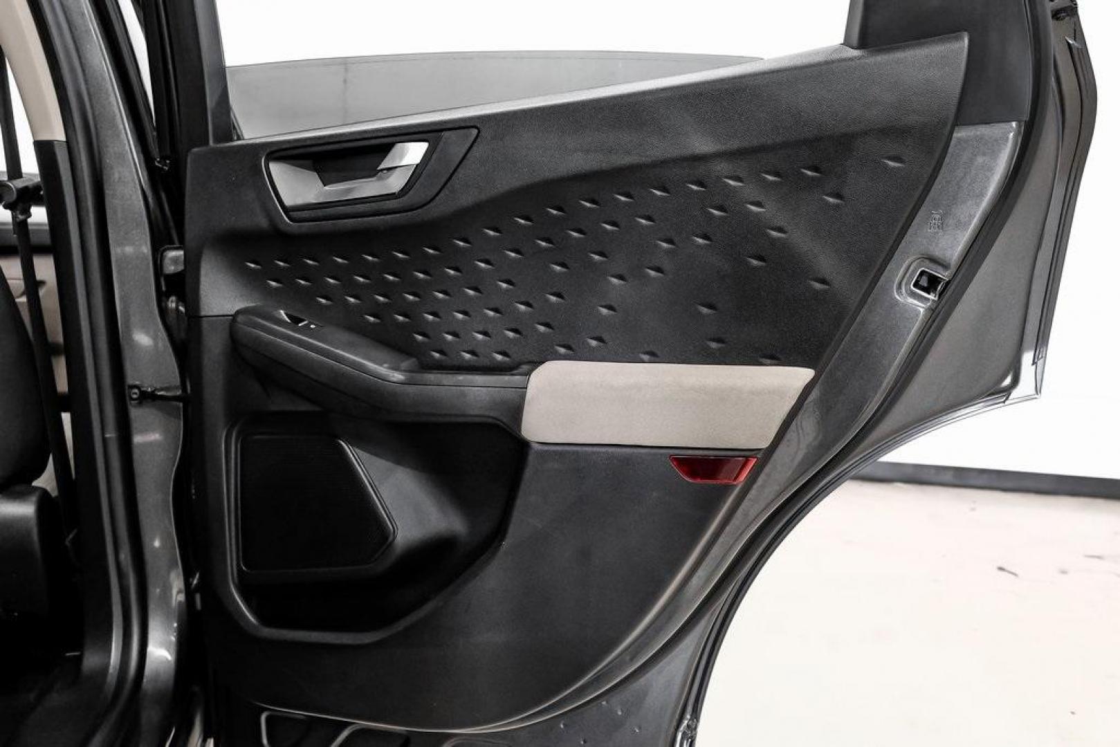 2020 Magnetic /Sandstone Ford Escape SE (1FMCU0G6XLU) with an 1.5L EcoBoost engine, Automatic transmission, located at 15300 Midway Rd., Addison, TX, 75001, (972) 702-0011, 32.958321, -96.838074 - Photo#53