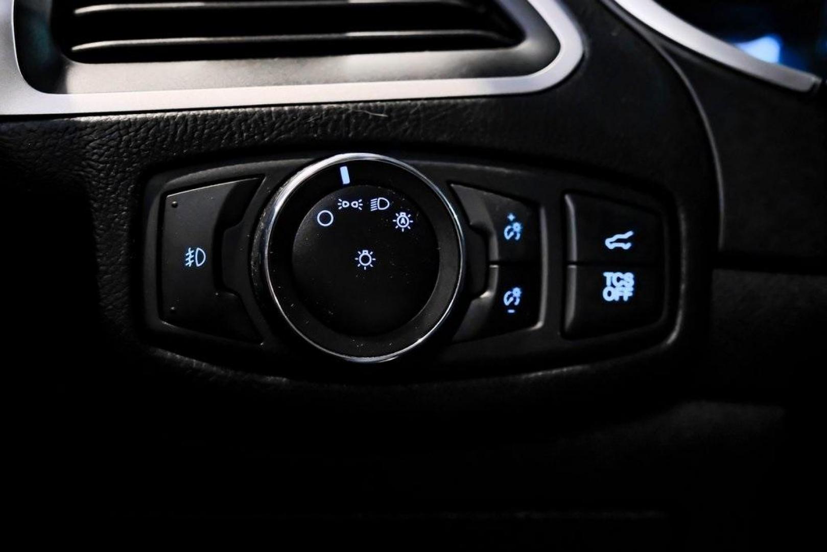 2019 Ruby Red /Ebony Ford Edge SEL (2FMPK3J95KB) with an EcoBoost 2.0L I4 GTDi DOHC Turbocharged VCT engine, Automatic transmission, located at 15300 Midway Rd., Addison, TX, 75001, (972) 702-0011, 32.958321, -96.838074 - Photo#31