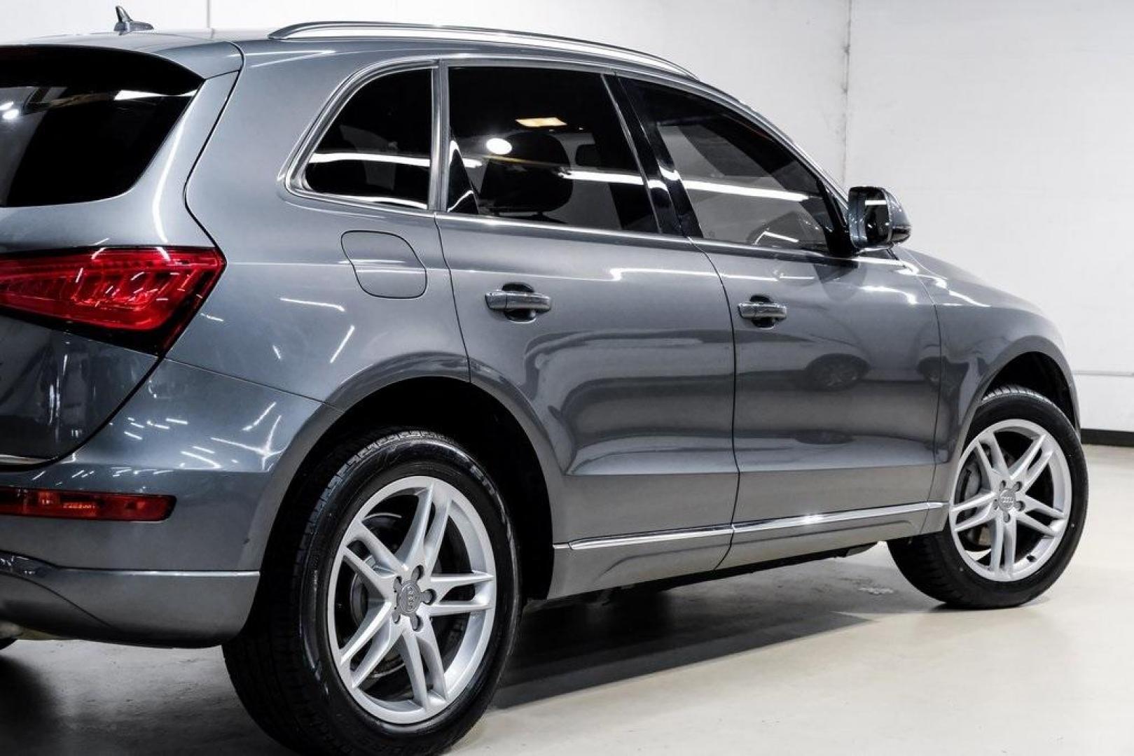 2016 Monsoon Gray Metallic /Black Audi Q5 2.0T Premium Plus (WA1L2AFP9GA) with an 2.0L 4-Cylinder TFSI engine, Automatic transmission, located at 15300 Midway Rd., Addison, TX, 75001, (972) 702-0011, 32.958321, -96.838074 - Photo#14