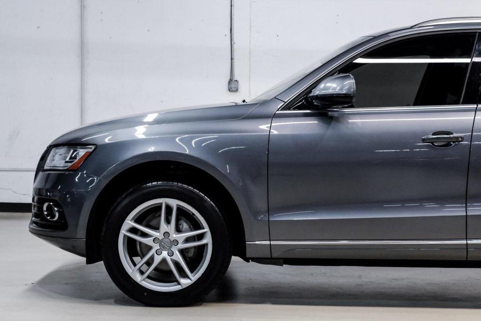 2016 Monsoon Gray Metallic /Black Audi Q5 2.0T Premium Plus (WA1L2AFP9GA) with an 2.0L 4-Cylinder TFSI engine, Automatic transmission, located at 15300 Midway Rd., Addison, TX, 75001, (972) 702-0011, 32.958321, -96.838074 - Photo#20