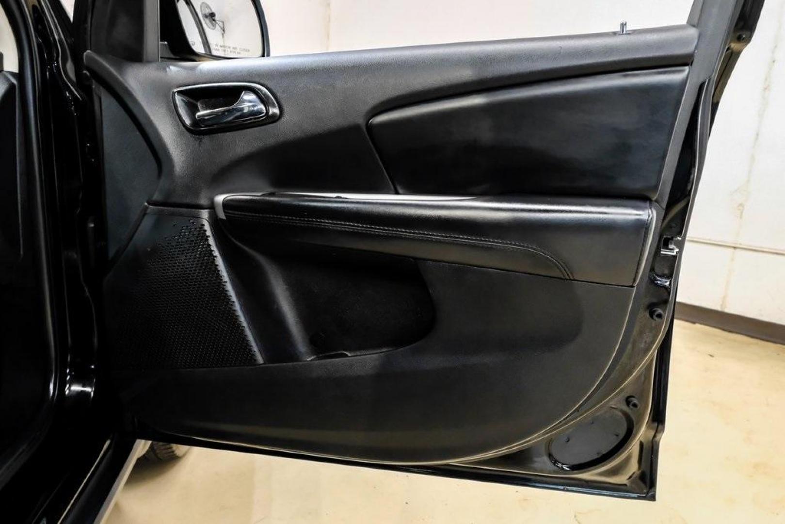 2017 Pitch Black Clearcoat /Black Dodge Journey SE (3C4PDCAB3HT) with an 2.4L I4 DOHC 16V Dual VVT engine, Automatic transmission, located at 15300 Midway Rd., Addison, TX, 75001, (972) 702-0011, 32.958321, -96.838074 - Photo#42