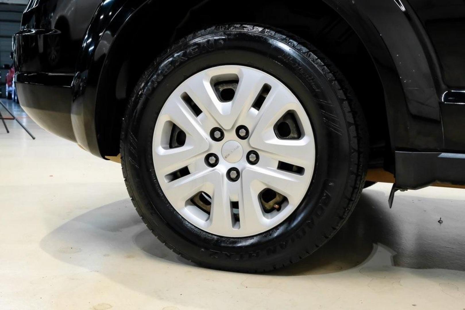 2017 Pitch Black Clearcoat /Black Dodge Journey SE (3C4PDCAB3HT) with an 2.4L I4 DOHC 16V Dual VVT engine, Automatic transmission, located at 15300 Midway Rd., Addison, TX, 75001, (972) 702-0011, 32.958321, -96.838074 - Photo#51