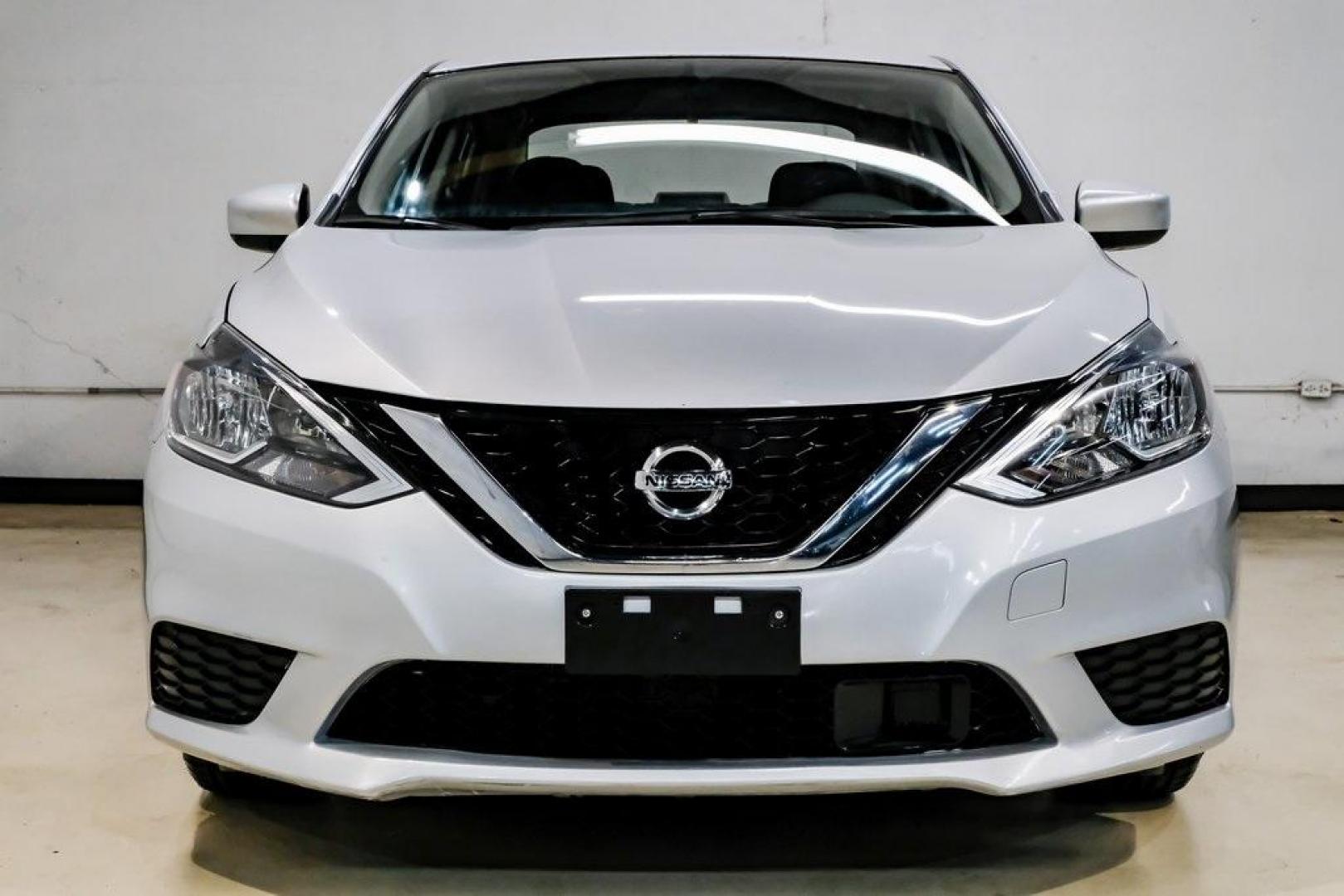 2019 Brilliant Silver Metallic /Charcoal Nissan Sentra SV (3N1AB7AP2KL) with an 1.8L 4-Cylinder DOHC 16V engine, CVT transmission, located at 15300 Midway Rd., Addison, TX, 75001, (972) 702-0011, 32.958321, -96.838074 - Photo#6