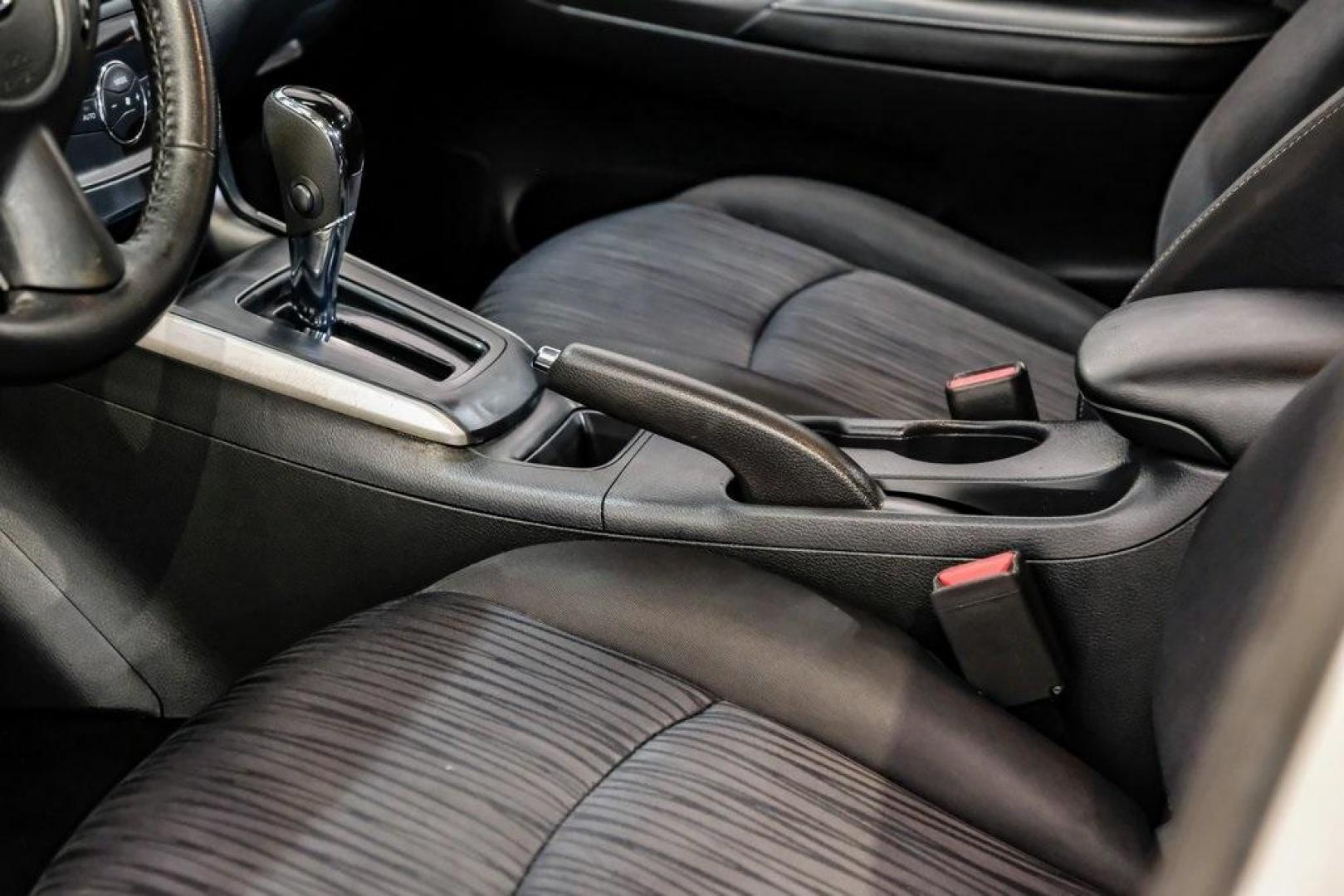 2019 Brilliant Silver Metallic /Charcoal Nissan Sentra SV (3N1AB7AP2KL) with an 1.8L 4-Cylinder DOHC 16V engine, CVT transmission, located at 15300 Midway Rd., Addison, TX, 75001, (972) 702-0011, 32.958321, -96.838074 - Photo#29