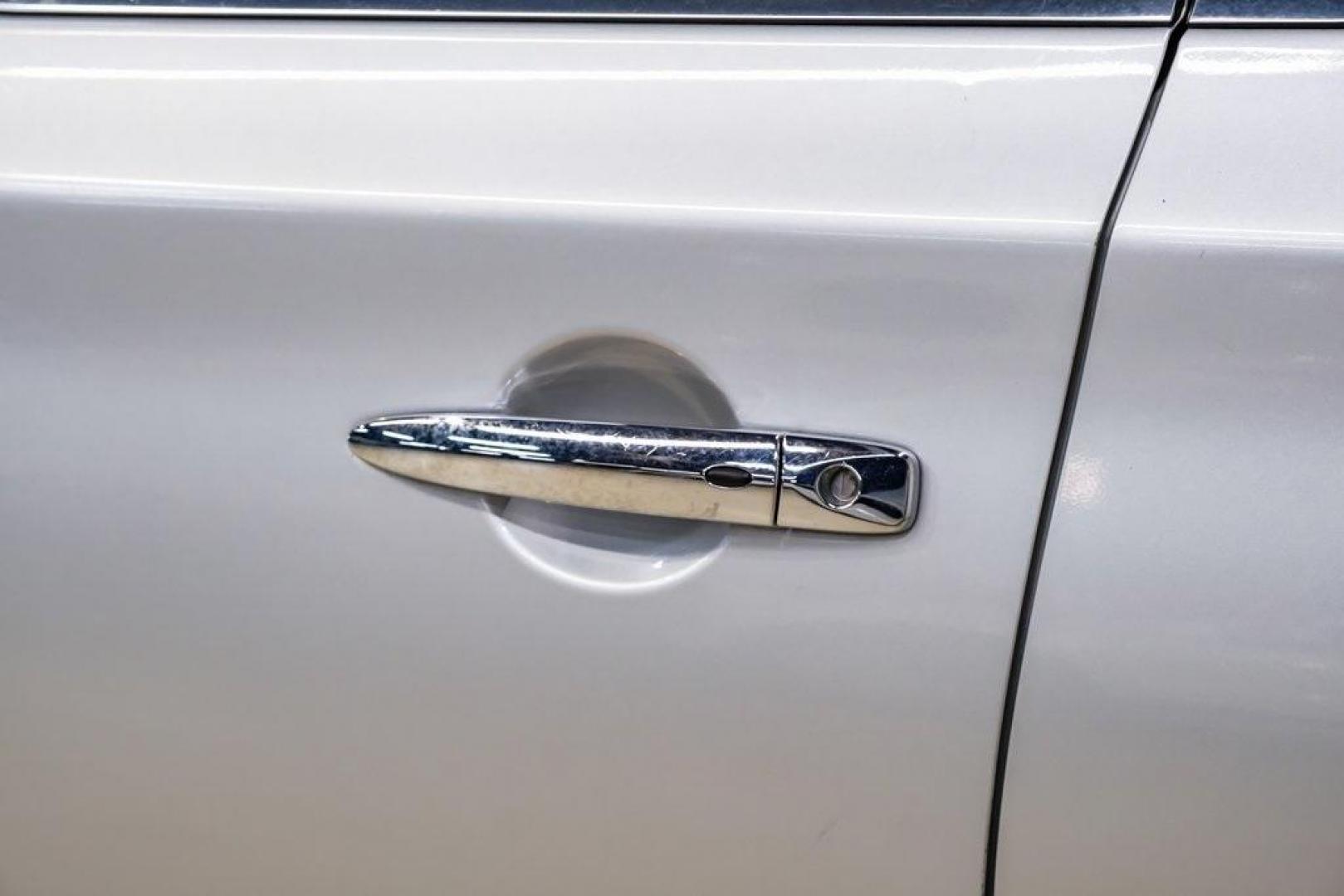 2019 Brilliant Silver Metallic /Charcoal Nissan Sentra SV (3N1AB7AP2KL) with an 1.8L 4-Cylinder DOHC 16V engine, CVT transmission, located at 15300 Midway Rd., Addison, TX, 75001, (972) 702-0011, 32.958321, -96.838074 - Photo#47