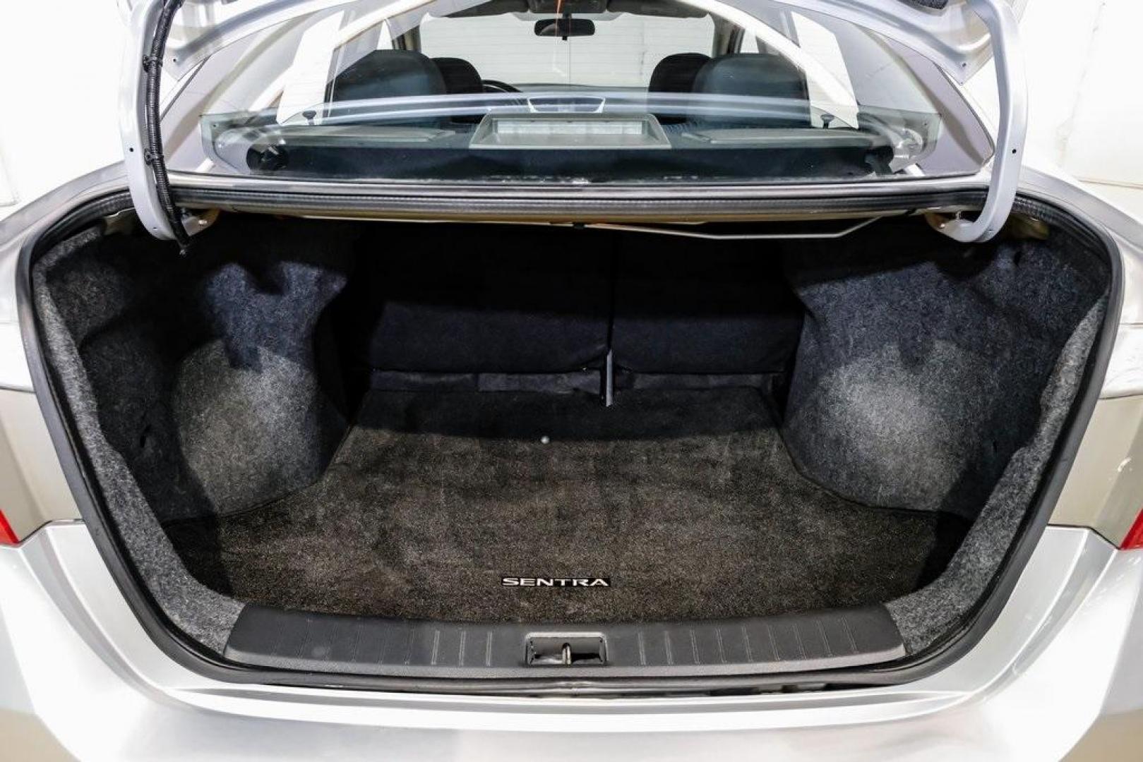 2019 Brilliant Silver Metallic /Charcoal Nissan Sentra SV (3N1AB7AP2KL) with an 1.8L 4-Cylinder DOHC 16V engine, CVT transmission, located at 15300 Midway Rd., Addison, TX, 75001, (972) 702-0011, 32.958321, -96.838074 - Photo#60