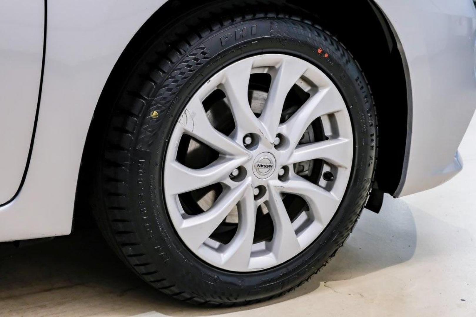 2019 Brilliant Silver Metallic /Charcoal Nissan Sentra SV (3N1AB7AP2KL) with an 1.8L 4-Cylinder DOHC 16V engine, CVT transmission, located at 15300 Midway Rd., Addison, TX, 75001, (972) 702-0011, 32.958321, -96.838074 - Photo#63