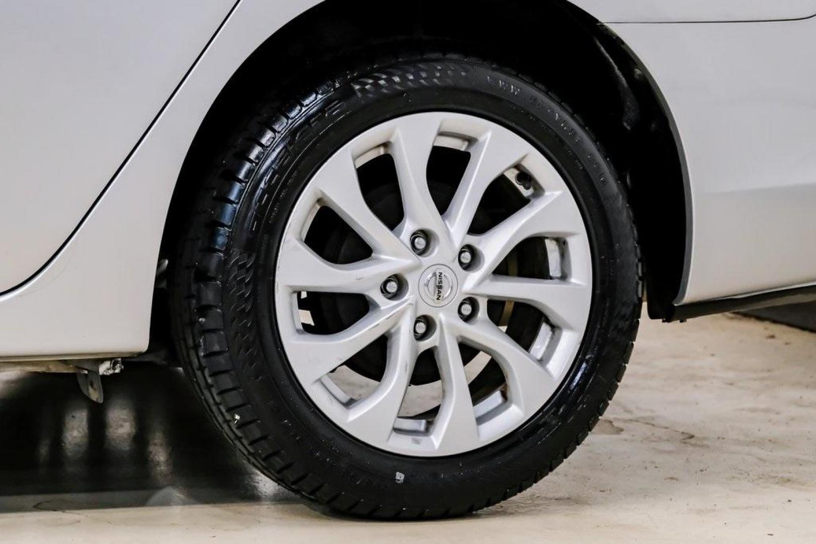 2019 Brilliant Silver Metallic /Charcoal Nissan Sentra SV (3N1AB7AP2KL) with an 1.8L 4-Cylinder DOHC 16V engine, CVT transmission, located at 15300 Midway Rd., Addison, TX, 75001, (972) 702-0011, 32.958321, -96.838074 - Photo#65