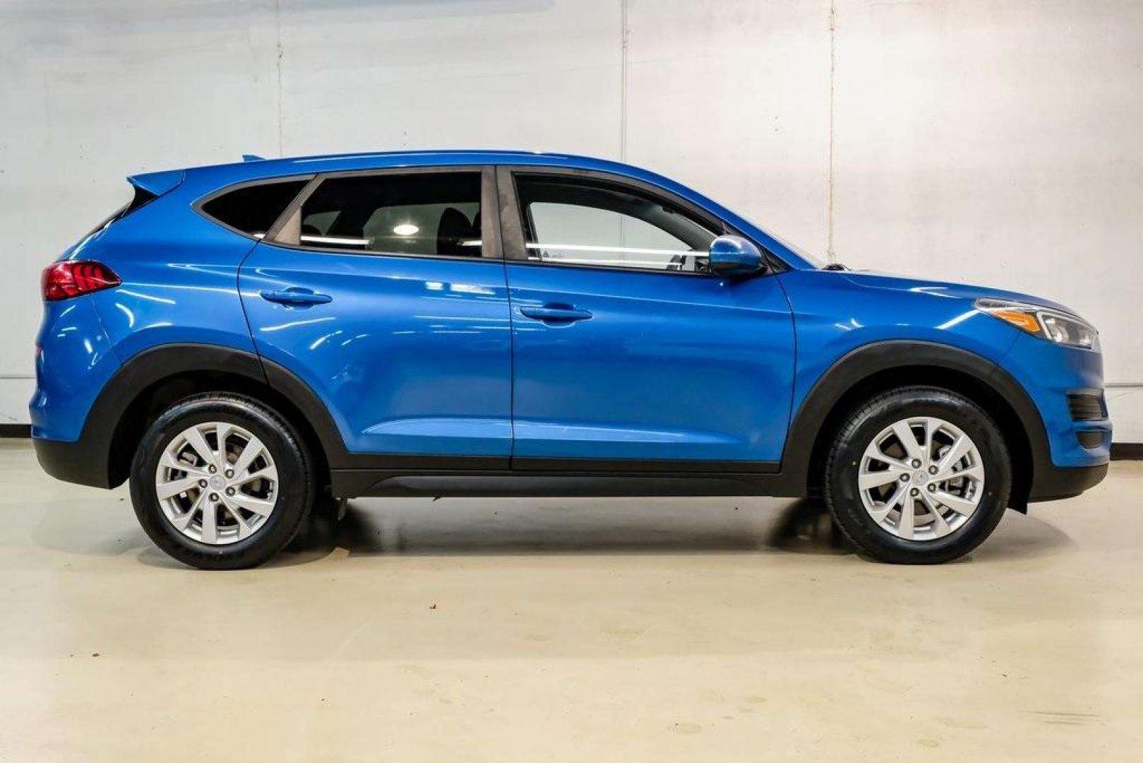 2019 Aqua Blue /Black Hyundai Tucson SE (KM8J2CA43KU) with an I4 engine, Automatic transmission, located at 15300 Midway Rd., Addison, TX, 75001, (972) 702-0011, 32.958321, -96.838074 - Photo#8