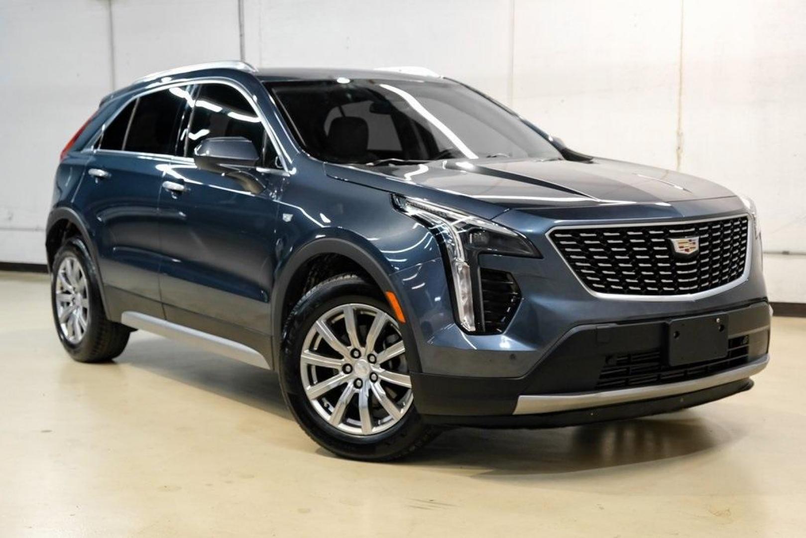 2019 Shadow Metallic /Black Cadillac XT4 Premium Luxury (1GYFZCR44KF) with an 2.0L I4 Turbocharged engine, Automatic transmission, located at 15300 Midway Rd., Addison, TX, 75001, (972) 702-0011, 32.958321, -96.838074 - Photo#5