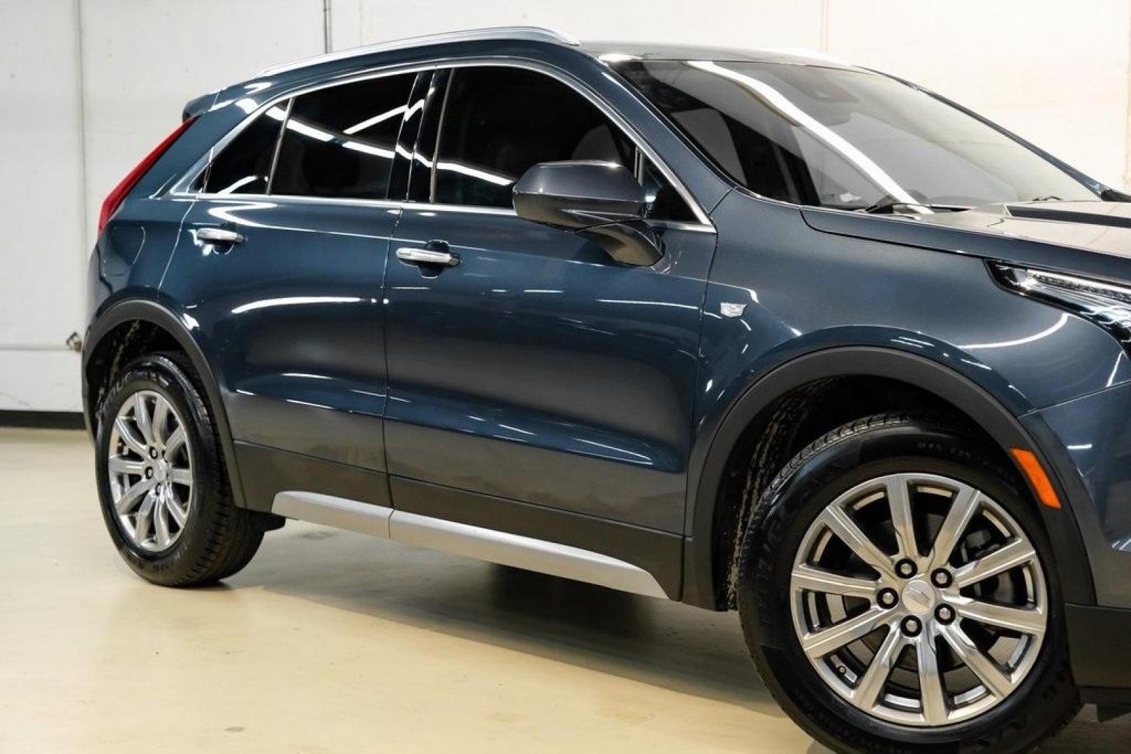 2019 Shadow Metallic /Black Cadillac XT4 Premium Luxury (1GYFZCR44KF) with an 2.0L I4 Turbocharged engine, Automatic transmission, located at 15300 Midway Rd., Addison, TX, 75001, (972) 702-0011, 32.958321, -96.838074 - Photo#6