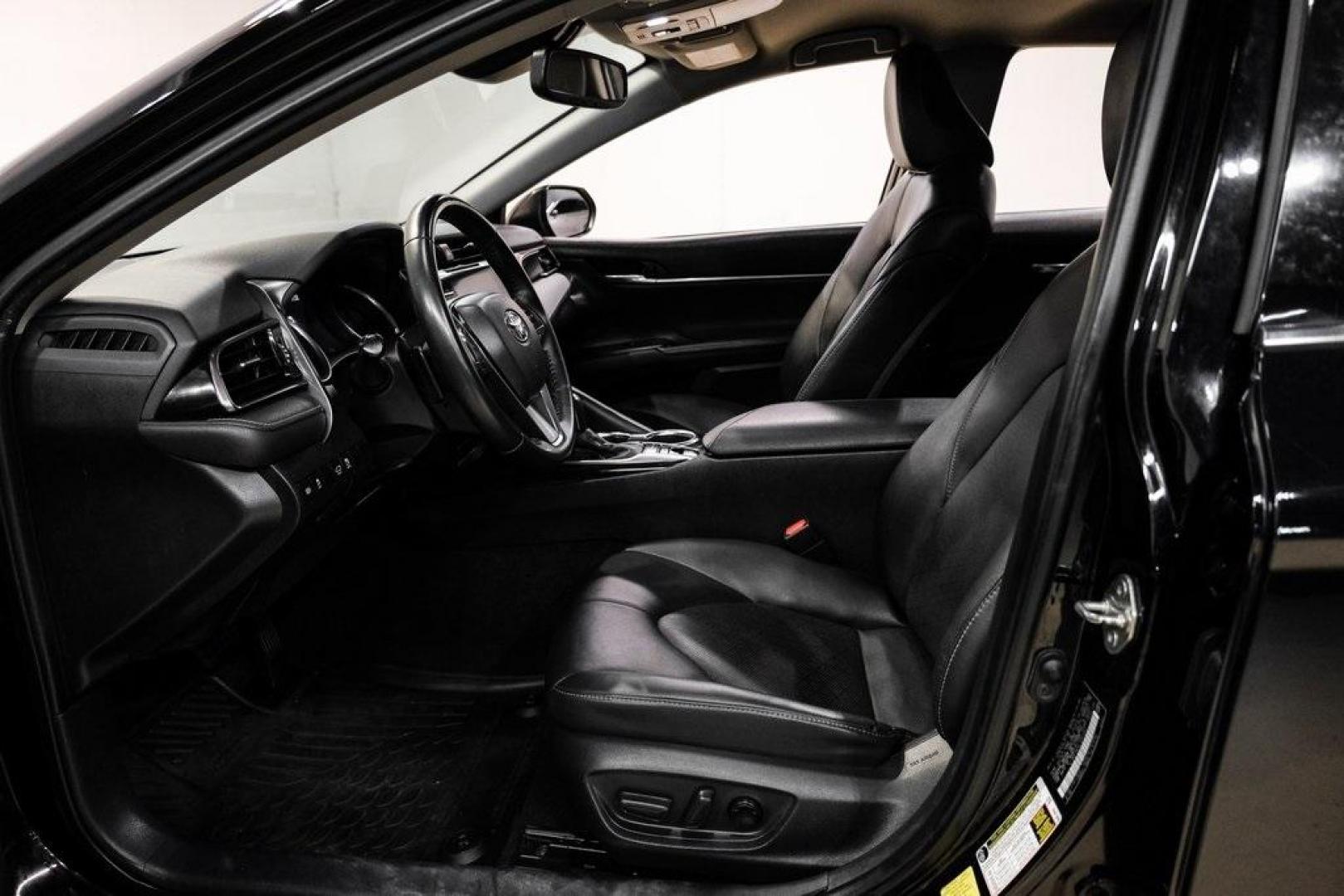 2020 Midnight Black Metallic /Black Toyota Camry XSE (4T1K61AK0LU) with an 2.5L I4 DOHC 16V engine, Automatic transmission, located at 15300 Midway Rd., Addison, TX, 75001, (972) 702-0011, 32.958321, -96.838074 - Photo#3