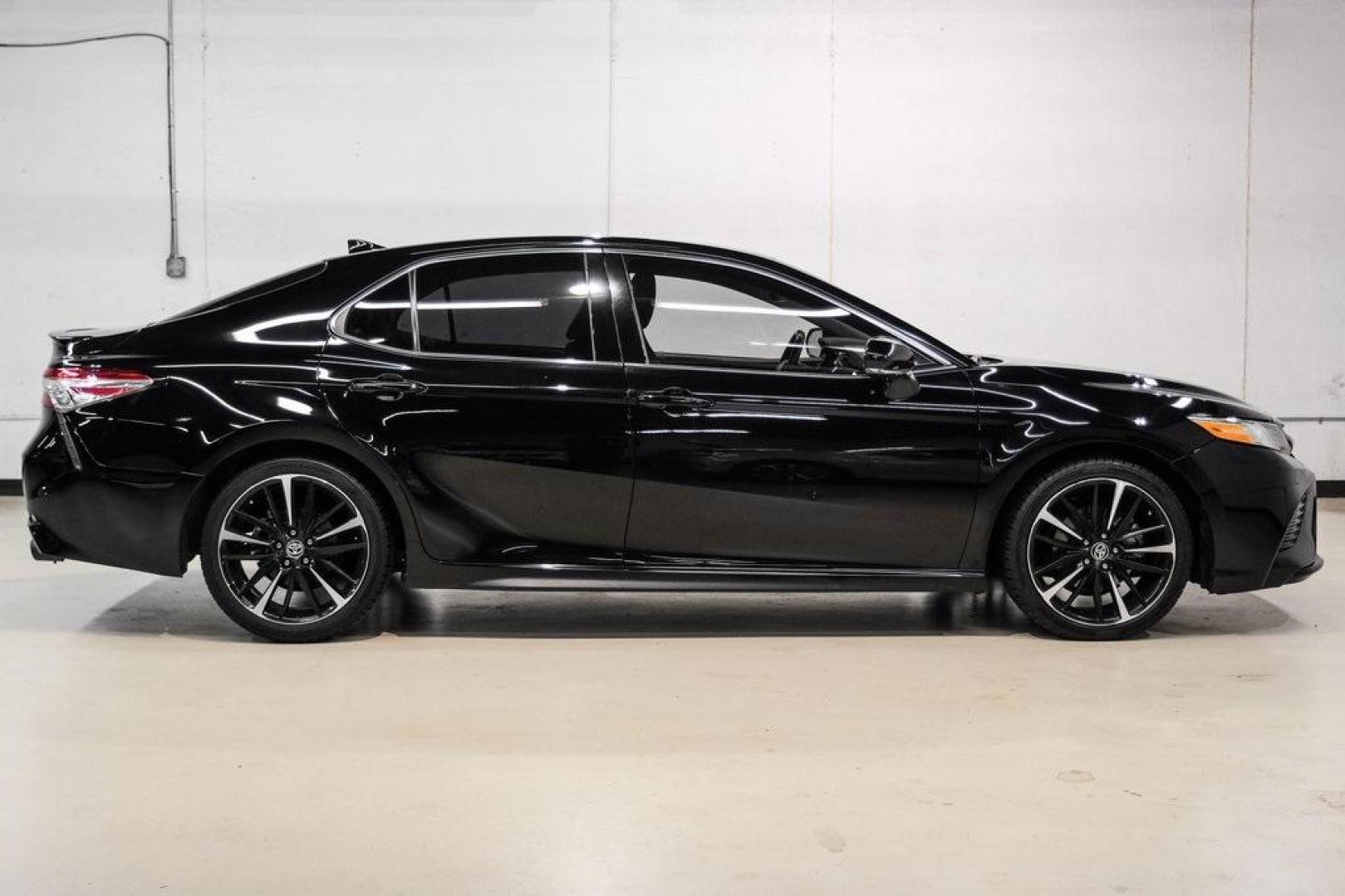 2020 Midnight Black Metallic /Black Toyota Camry XSE (4T1K61AK0LU) with an 2.5L I4 DOHC 16V engine, Automatic transmission, located at 15300 Midway Rd., Addison, TX, 75001, (972) 702-0011, 32.958321, -96.838074 - Photo#6