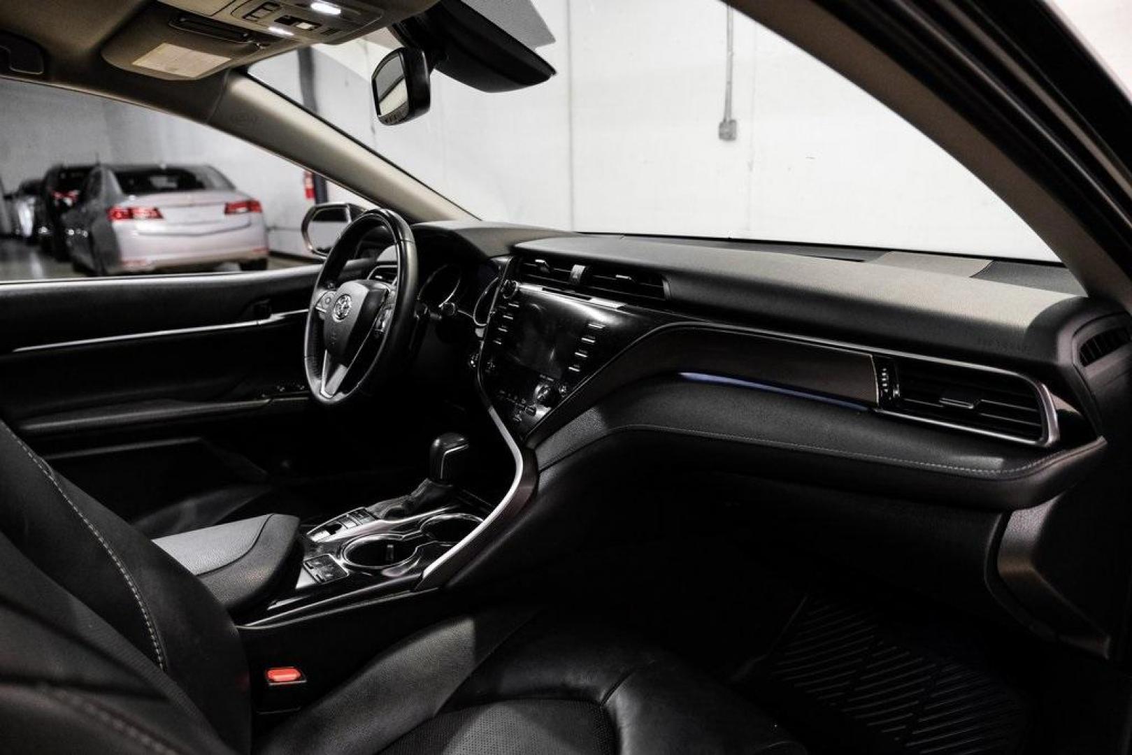 2020 Midnight Black Metallic /Black Toyota Camry XSE (4T1K61AK0LU) with an 2.5L I4 DOHC 16V engine, Automatic transmission, located at 15300 Midway Rd., Addison, TX, 75001, (972) 702-0011, 32.958321, -96.838074 - Photo#11