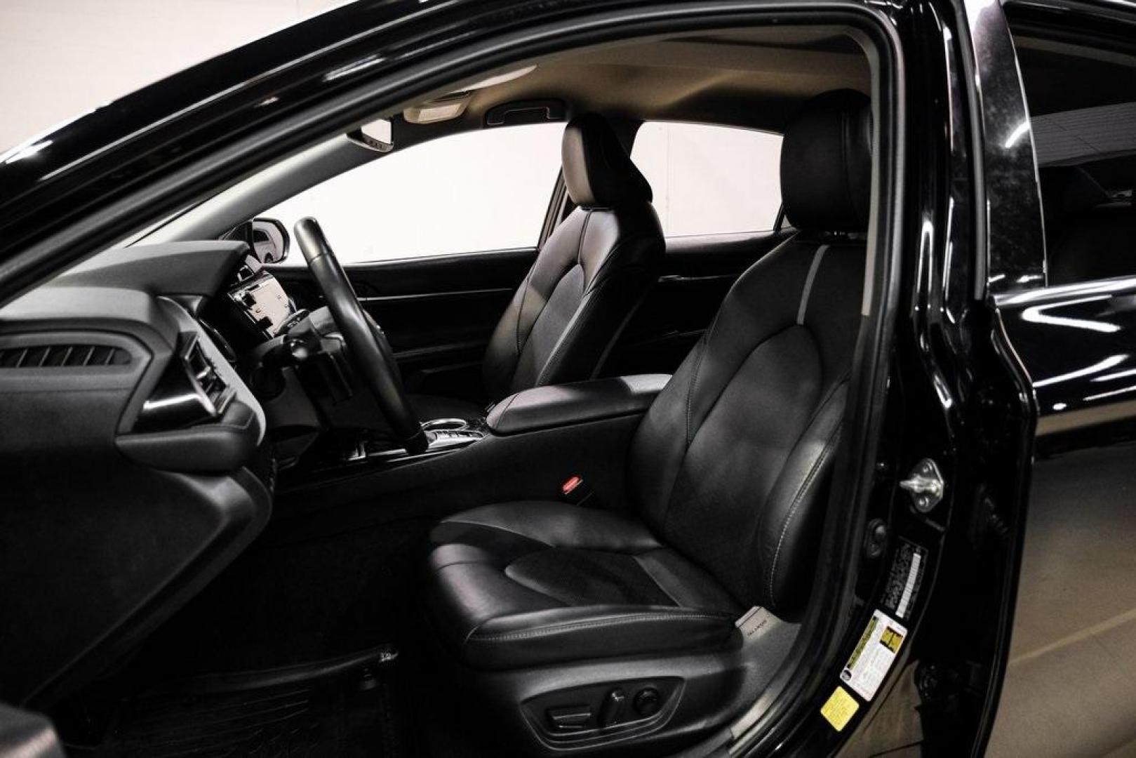 2020 Midnight Black Metallic /Black Toyota Camry XSE (4T1K61AK0LU) with an 2.5L I4 DOHC 16V engine, Automatic transmission, located at 15300 Midway Rd., Addison, TX, 75001, (972) 702-0011, 32.958321, -96.838074 - Photo#30