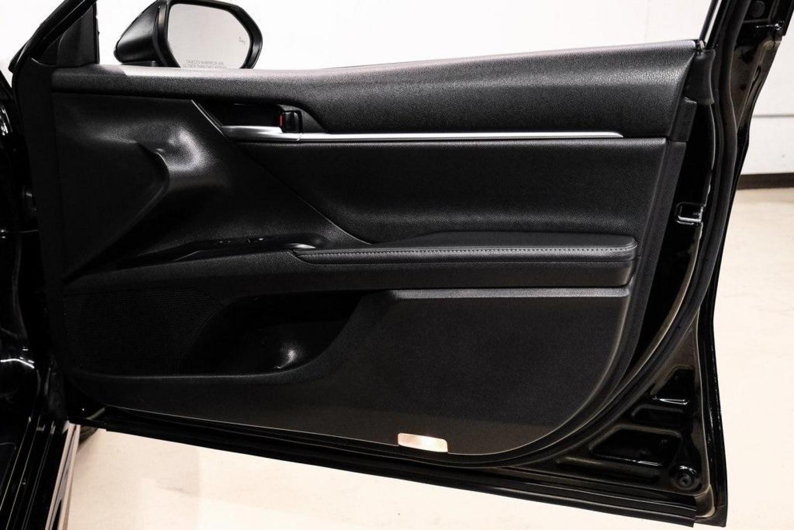 2020 Midnight Black Metallic /Black Toyota Camry XSE (4T1K61AK0LU) with an 2.5L I4 DOHC 16V engine, Automatic transmission, located at 15300 Midway Rd., Addison, TX, 75001, (972) 702-0011, 32.958321, -96.838074 - Photo#42