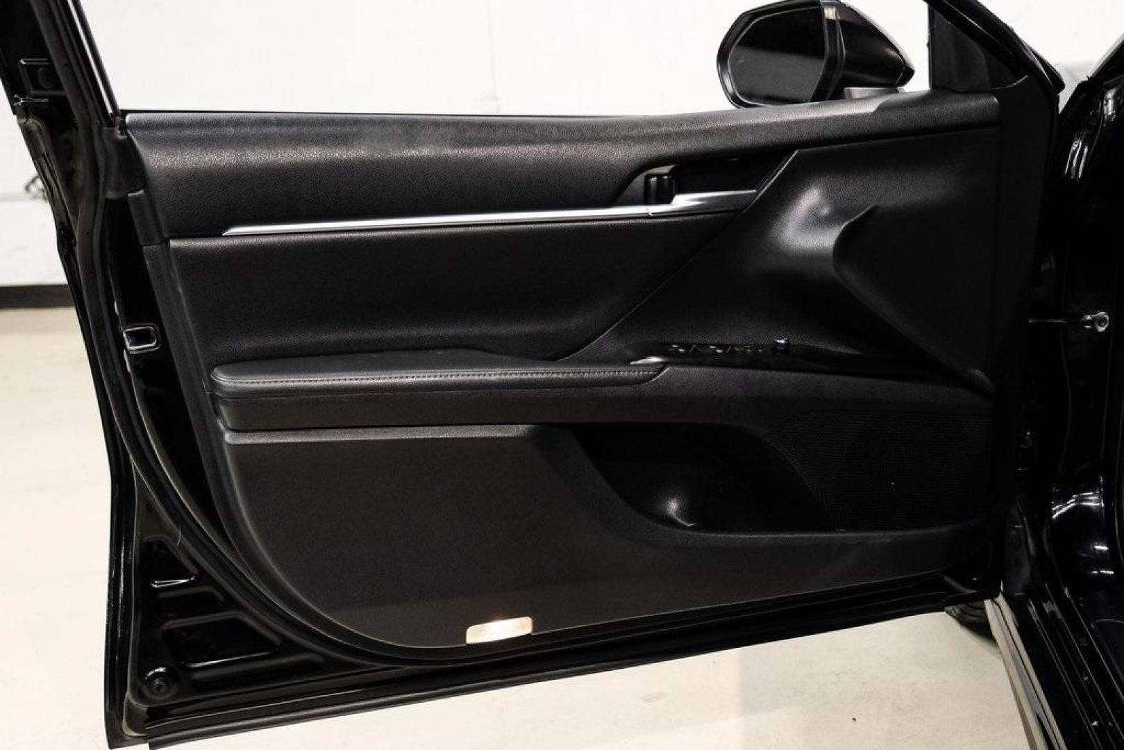 2020 Midnight Black Metallic /Black Toyota Camry XSE (4T1K61AK0LU) with an 2.5L I4 DOHC 16V engine, Automatic transmission, located at 15300 Midway Rd., Addison, TX, 75001, (972) 702-0011, 32.958321, -96.838074 - HOME OF THE NO HAGGLE PRICE - WHOLESALE PRICES TO THE PUBLIC!! Camry XSE, 4D Sedan, 2.5L I4 DOHC 16V, 8-Speed Automatic, FWD, Midnight Black, Black Leather. Priced below KBB Fair Purchase Price!<br><br>Midnight Black 2020 Toyota Camry XSE<br><br>27/38 City/Highway MPG<br><br><br>At Midway Auto Group - Photo#40