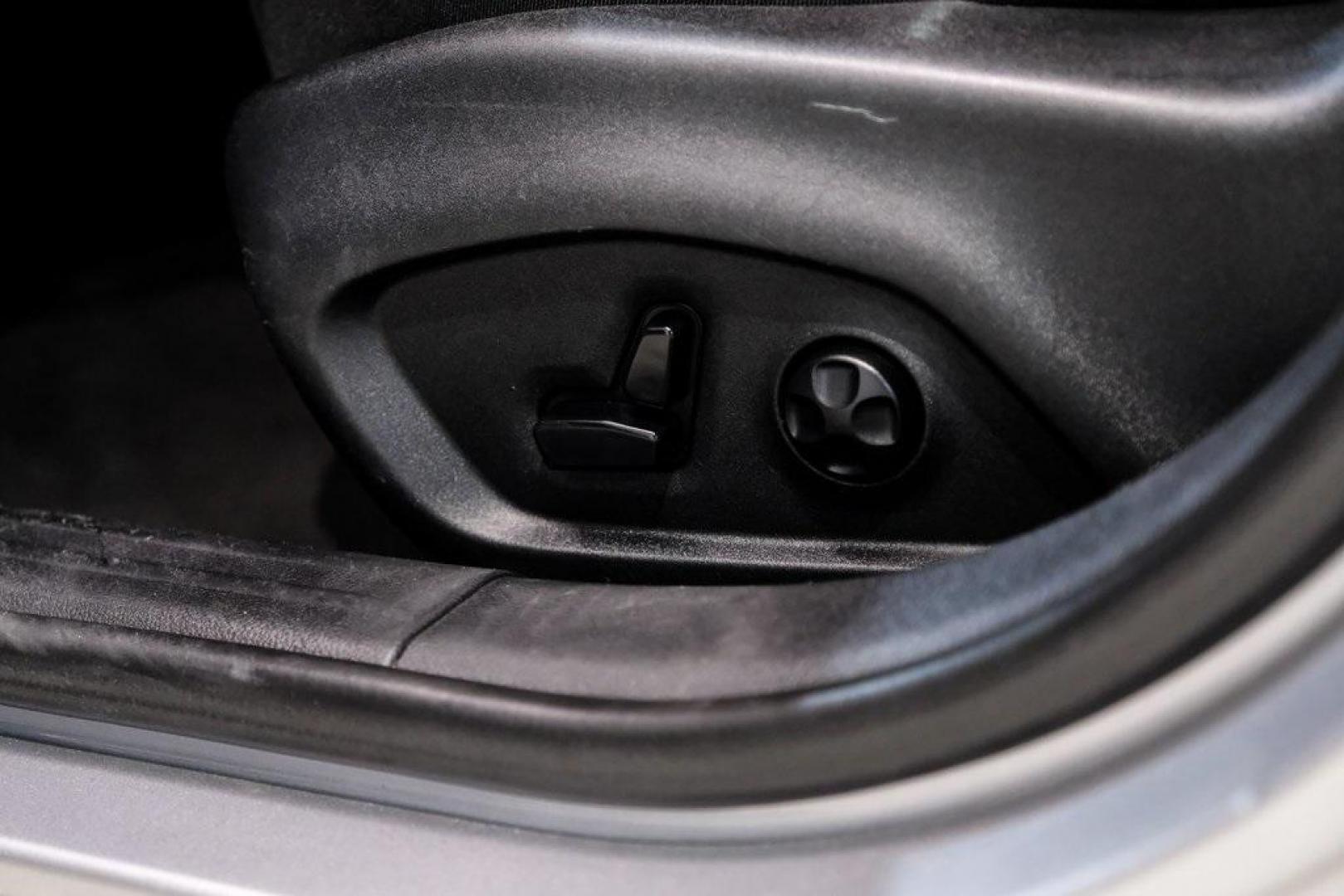 2018 Billet Silver Metallic Clearcoat /Black Jeep Compass Altitude (3C4NJDBB1JT) with an 2.4L I4 engine, Automatic transmission, located at 15300 Midway Rd., Addison, TX, 75001, (972) 702-0011, 32.958321, -96.838074 - 2018 Jeep Compass Altitude 4x4<br><br>Now Available at Midway Auto Group Addison, Texas<br><br>Stylish, versatile, and adventure-readythe 2018 Jeep Compass Altitude 4x4 brings Jeep capability together with a bold, blacked-out appearance package. With a refined interior, advanced technology, and con - Photo#40