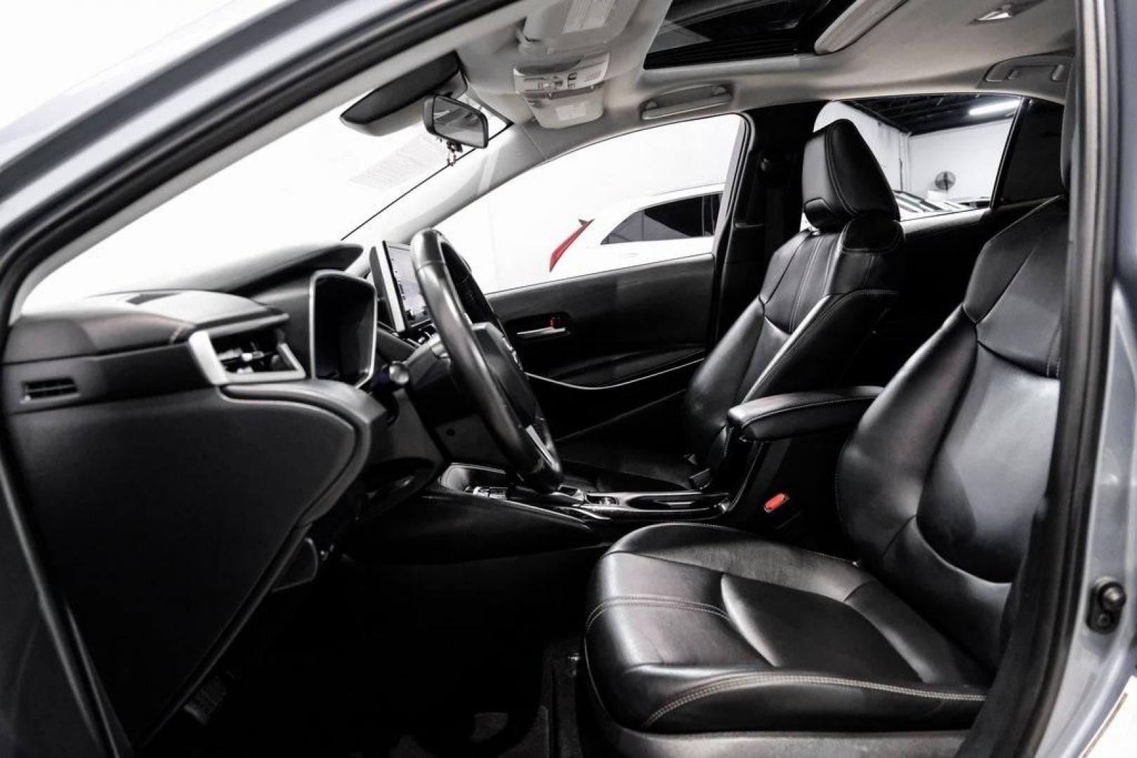 2020 Classic Silver Metallic /Black Toyota Corolla XLE (JTDFPRAE5LJ) with an 1.8L I4 DOHC 16V engine, CVT transmission, located at 15300 Midway Rd., Addison, TX, 75001, (972) 702-0011, 32.958321, -96.838074 - 2020 Toyota Corolla XLE<br><br>Now Available at Midway Auto Group, Addison, Texas<br><br>Comfort-focused, refined, and built with Toyotas unmatched reputation for reliabilitythe 2020 Toyota Corolla XLE offers an upscale driving experience with premium interior materials, advanced safety technology, - Photo#3