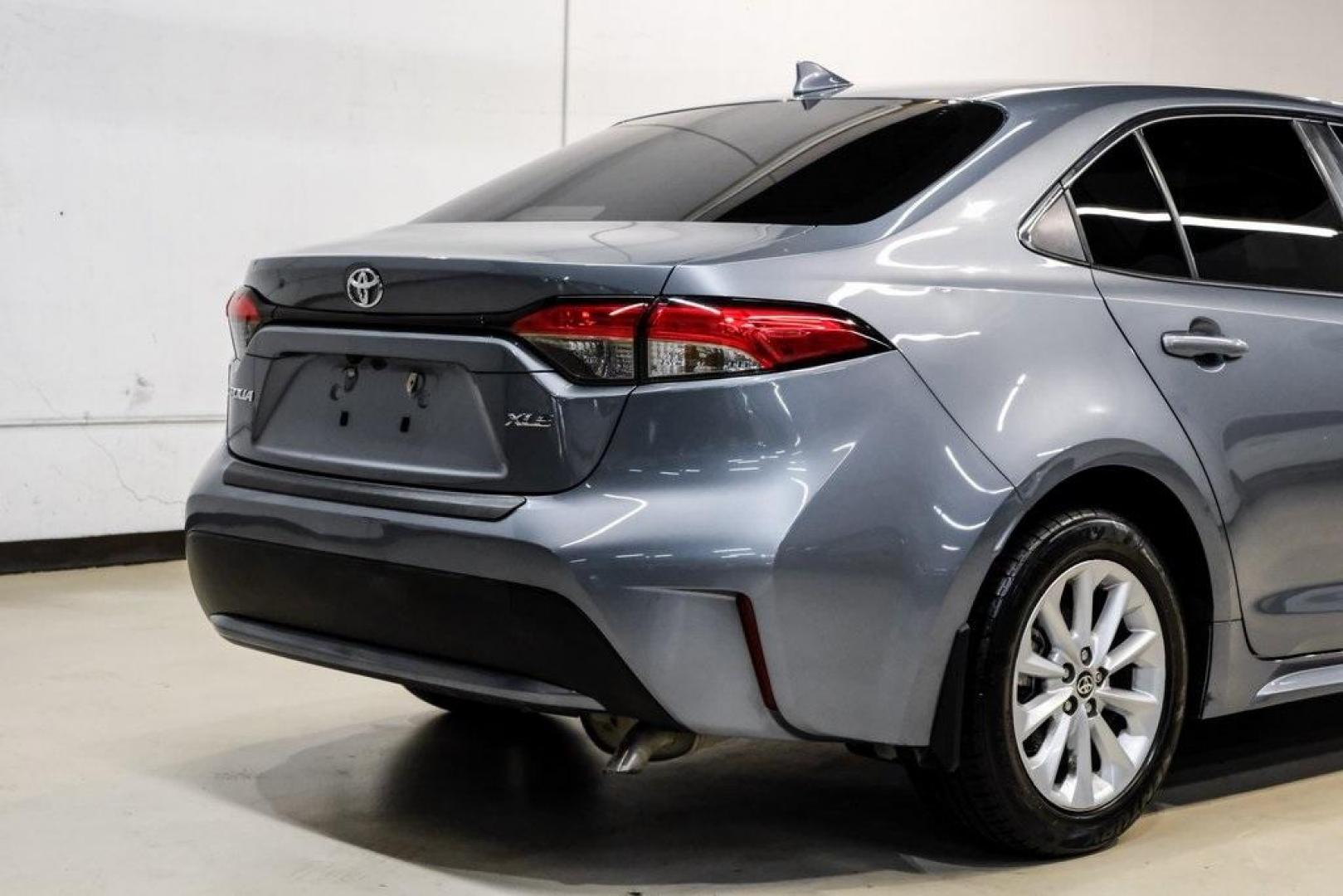 2020 Classic Silver Metallic /Black Toyota Corolla XLE (JTDFPRAE5LJ) with an 1.8L I4 DOHC 16V engine, CVT transmission, located at 15300 Midway Rd., Addison, TX, 75001, (972) 702-0011, 32.958321, -96.838074 - 2020 Toyota Corolla XLE<br><br>Now Available at Midway Auto Group, Addison, Texas<br><br>Comfort-focused, refined, and built with Toyotas unmatched reputation for reliabilitythe 2020 Toyota Corolla XLE offers an upscale driving experience with premium interior materials, advanced safety technology, - Photo#12