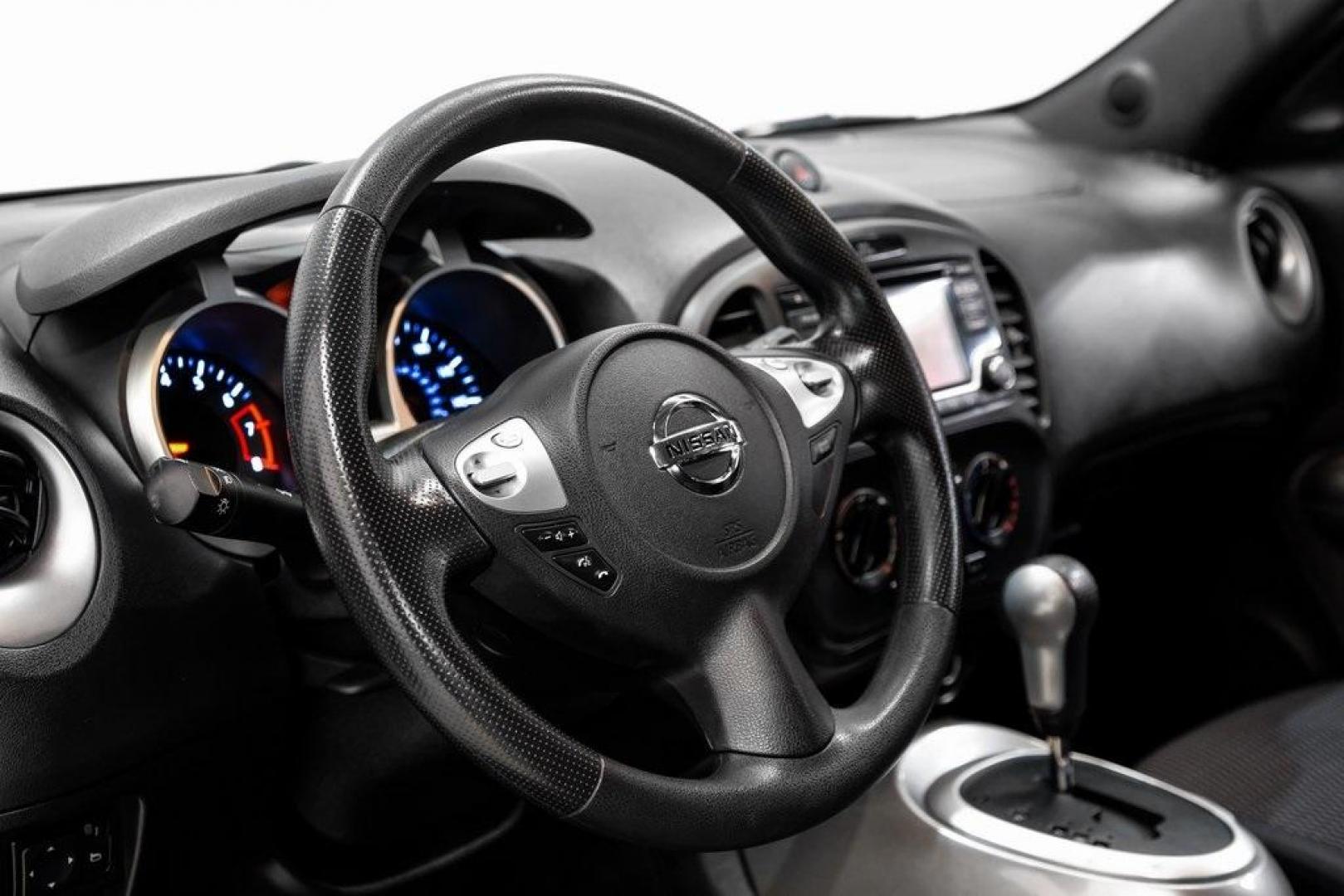 2016 White Pearl /Black Nissan Juke S (JN8AF5MV3GT) with an 1.6L I4 DOHC 16V engine, CVT transmission, located at 15300 Midway Rd., Addison, TX, 75001, (972) 702-0011, 32.958321, -96.838074 - Photo#24