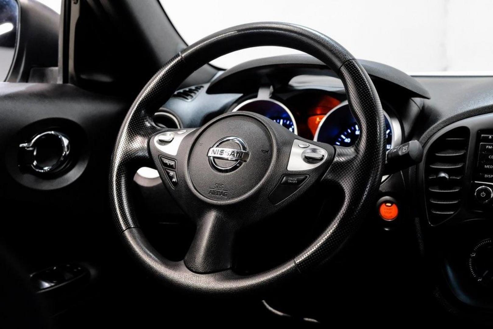 2016 White Pearl /Black Nissan Juke S (JN8AF5MV3GT) with an 1.6L I4 DOHC 16V engine, CVT transmission, located at 15300 Midway Rd., Addison, TX, 75001, (972) 702-0011, 32.958321, -96.838074 - Photo#27