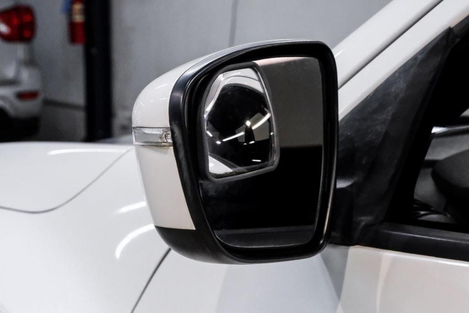 2016 White Pearl /Black Nissan Juke S (JN8AF5MV3GT) with an 1.6L I4 DOHC 16V engine, CVT transmission, located at 15300 Midway Rd., Addison, TX, 75001, (972) 702-0011, 32.958321, -96.838074 - Photo#48