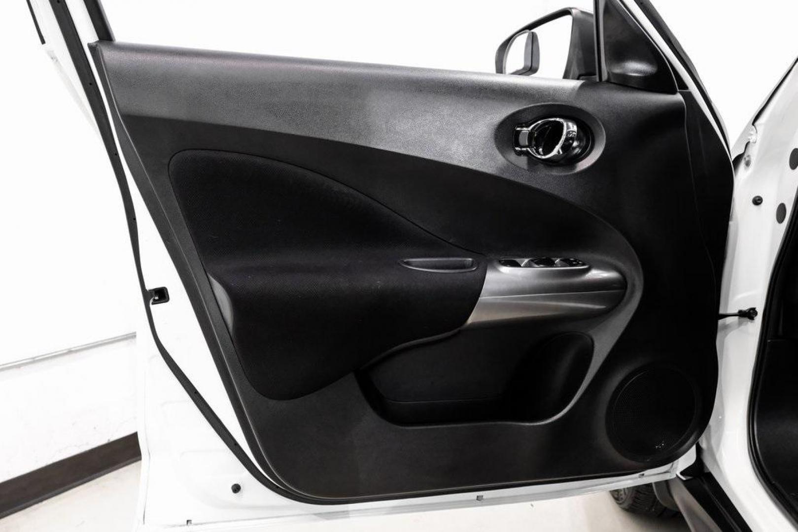 2016 White Pearl /Black Nissan Juke S (JN8AF5MV3GT) with an 1.6L I4 DOHC 16V engine, CVT transmission, located at 15300 Midway Rd., Addison, TX, 75001, (972) 702-0011, 32.958321, -96.838074 - Photo#49