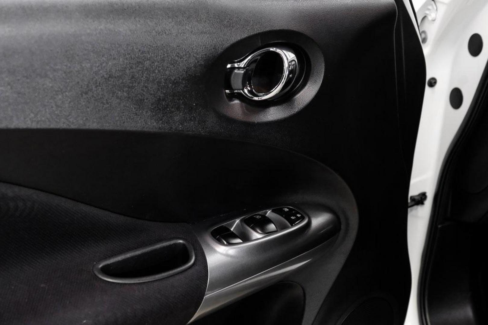 2016 White Pearl /Black Nissan Juke S (JN8AF5MV3GT) with an 1.6L I4 DOHC 16V engine, CVT transmission, located at 15300 Midway Rd., Addison, TX, 75001, (972) 702-0011, 32.958321, -96.838074 - Photo#50