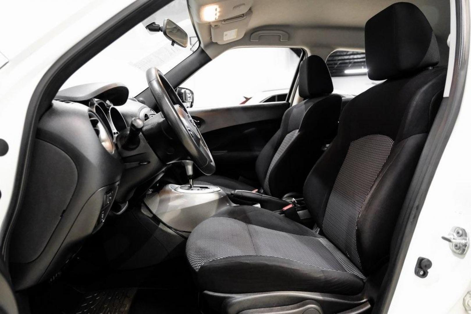 2016 White Pearl /Black Nissan Juke S (JN8AF5MV3GT) with an 1.6L I4 DOHC 16V engine, CVT transmission, located at 15300 Midway Rd., Addison, TX, 75001, (972) 702-0011, 32.958321, -96.838074 - 2016 Nissan Juke S AWD<br><br>Now Available at Midway Auto Group, Addison, Texas<br><br>Bold, compact, and fun to drive 2016 Nissan Juke S AWD delivers turbocharged performance, eye-catching styling, and the confidence of all-wheel drive. Perfect for city driving, tight parking, and daily commuting - Photo#3