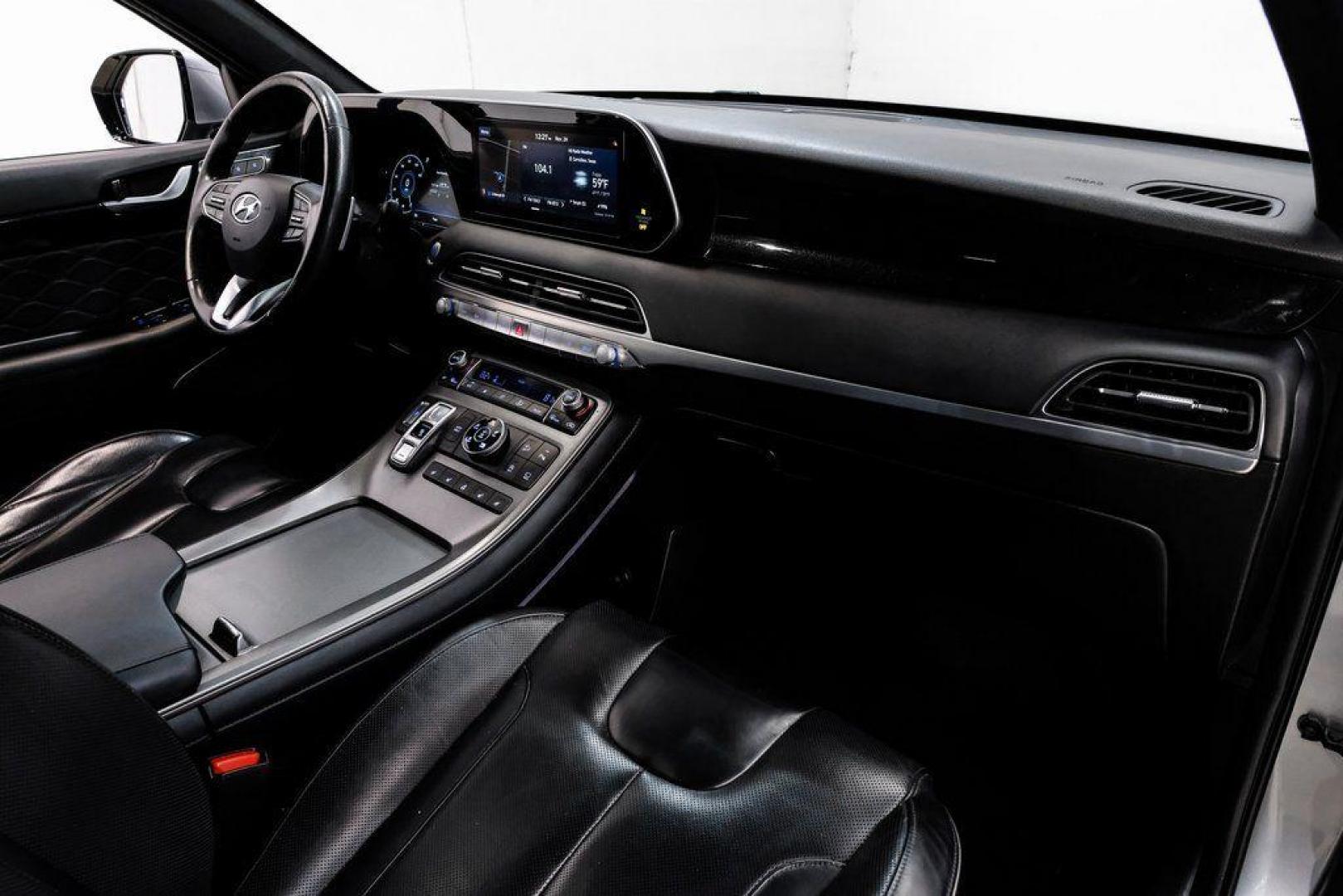 2020 Lagoon Silver /Black Hyundai Palisade Limited (KM8R5DHE2LU) with an V6 engine, Automatic transmission, located at 15300 Midway Rd., Addison, TX, 75001, (972) 702-0011, 32.958321, -96.838074 - 2020 Hyundai Palisade Limited<br><br>Now Available at Midway Auto Group Addison, Texas<br><br>Luxurious, spacious, and exceptionally well-equippedthe 2020 Hyundai Palisade Limited stands at the top of Hyundais three-row SUV lineup. With upscale materials, cutting-edge technology, and premium comfor - Photo#14