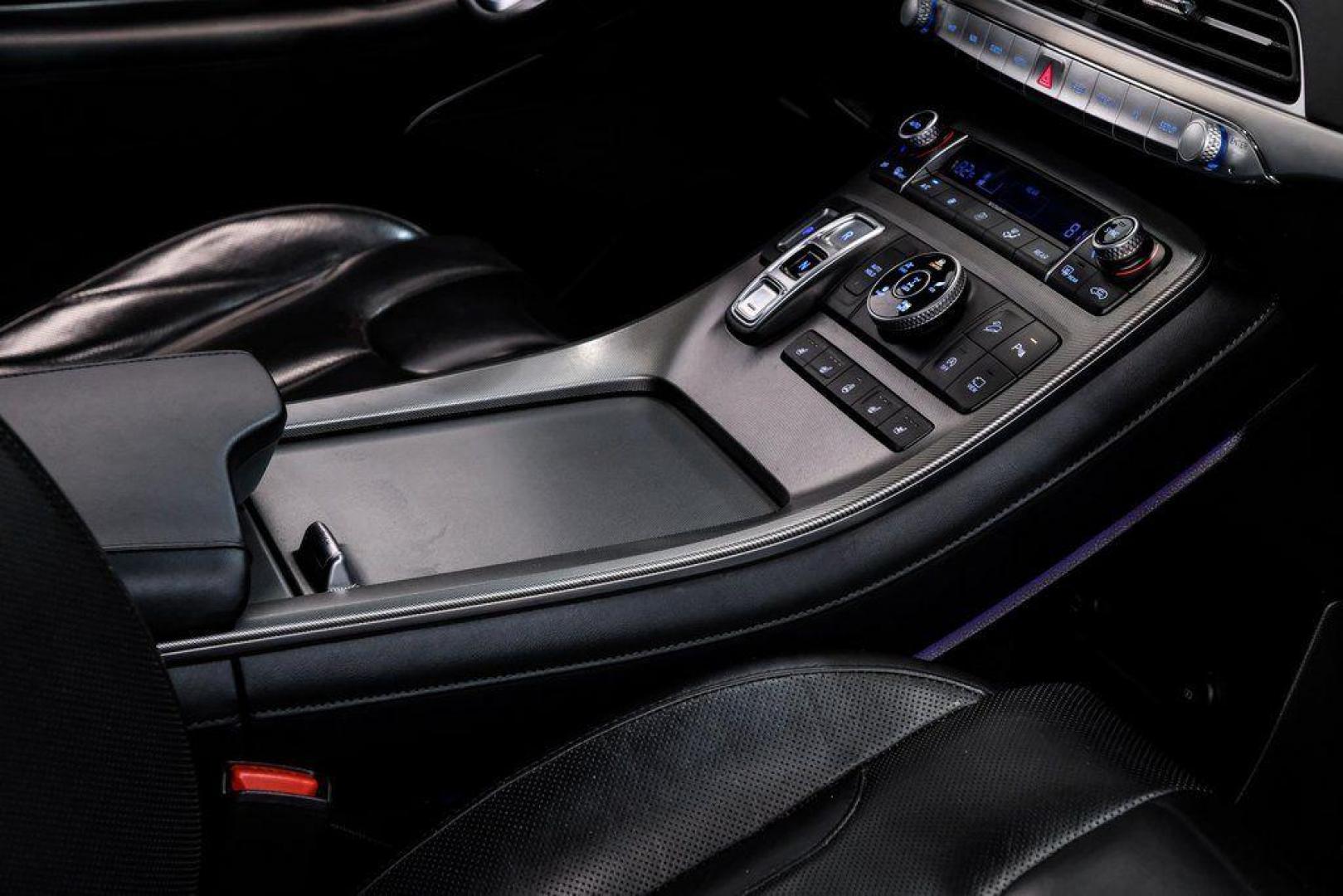 2020 Lagoon Silver /Black Hyundai Palisade Limited (KM8R5DHE2LU) with an V6 engine, Automatic transmission, located at 15300 Midway Rd., Addison, TX, 75001, (972) 702-0011, 32.958321, -96.838074 - 2020 Hyundai Palisade Limited<br><br>Now Available at Midway Auto Group Addison, Texas<br><br>Luxurious, spacious, and exceptionally well-equippedthe 2020 Hyundai Palisade Limited stands at the top of Hyundais three-row SUV lineup. With upscale materials, cutting-edge technology, and premium comfor - Photo#24