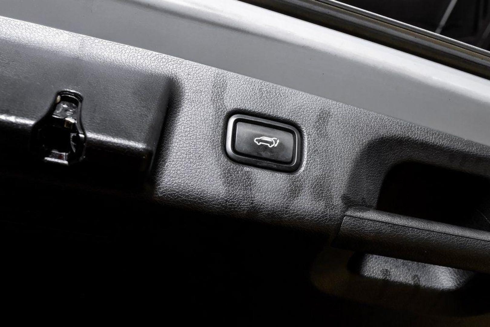 2020 Lagoon Silver /Black Hyundai Palisade Limited (KM8R5DHE2LU) with an V6 engine, Automatic transmission, located at 15300 Midway Rd., Addison, TX, 75001, (972) 702-0011, 32.958321, -96.838074 - 2020 Hyundai Palisade Limited<br><br>Now Available at Midway Auto Group Addison, Texas<br><br>Luxurious, spacious, and exceptionally well-equippedthe 2020 Hyundai Palisade Limited stands at the top of Hyundais three-row SUV lineup. With upscale materials, cutting-edge technology, and premium comfor - Photo#65